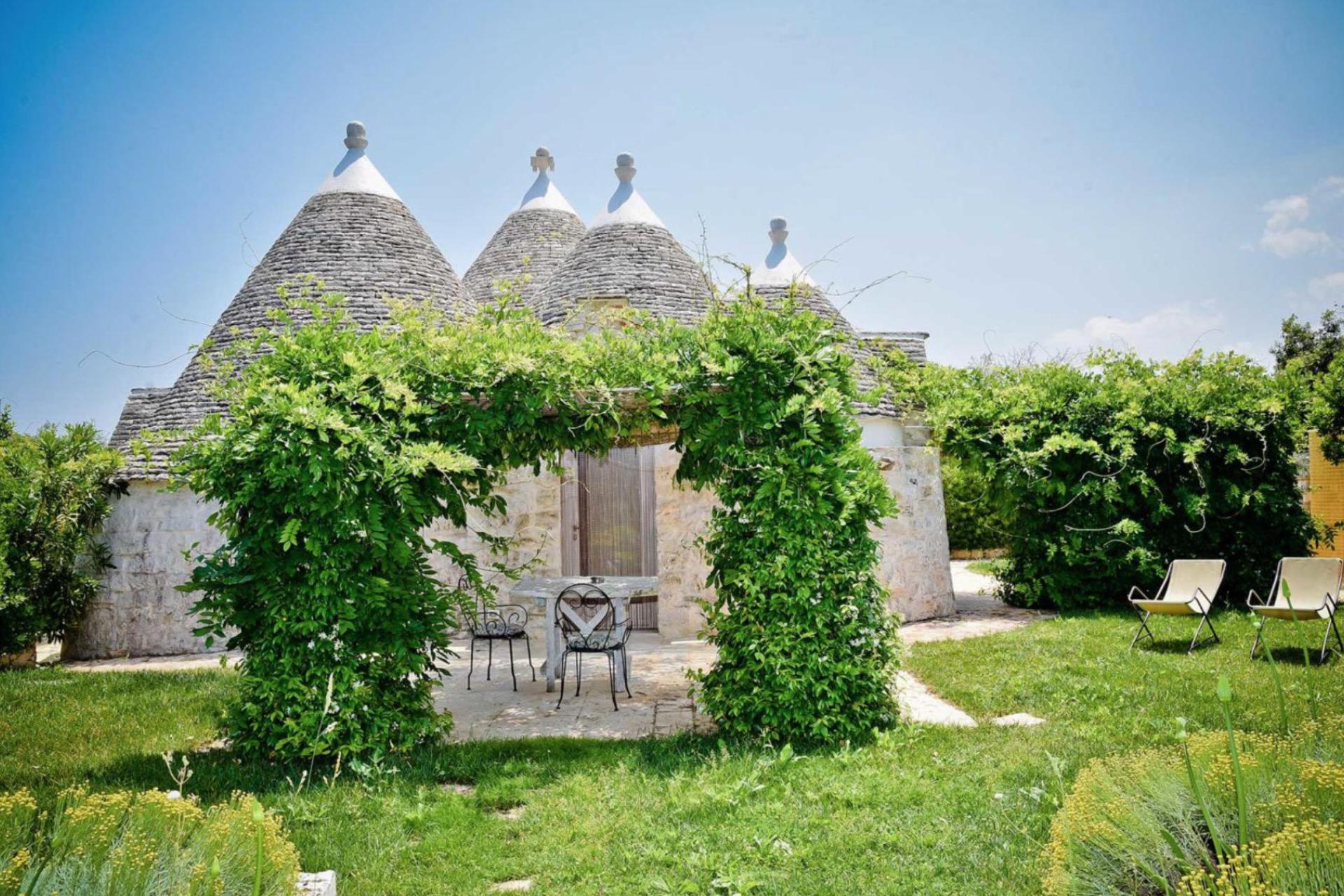 Agriturismo Puglia Southern Italian hospitality in beautiful trulli