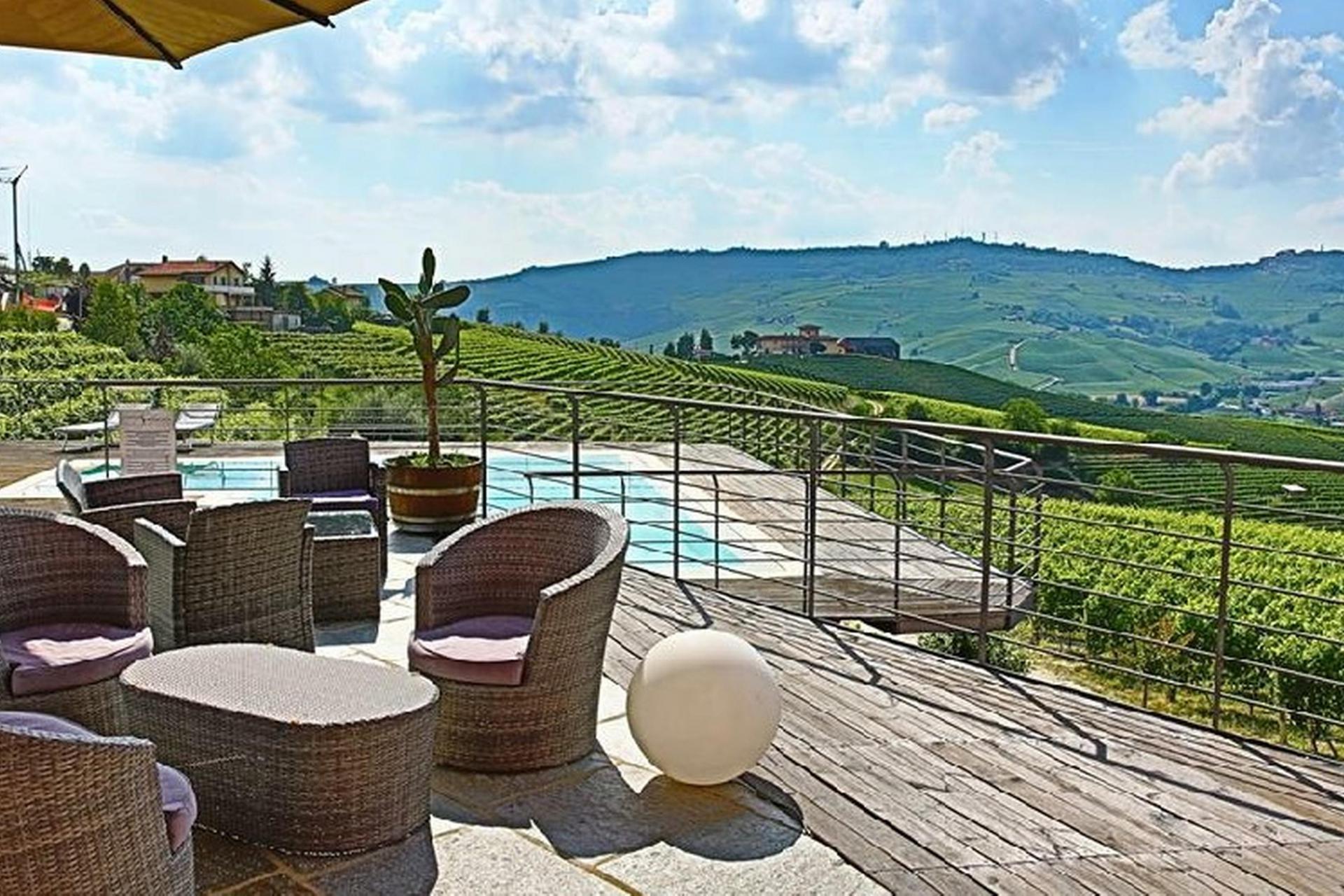 Hospitable agriturismo among the vineyards in Piedmont Hospitable agriturismo among the vineyards in Piedmont
