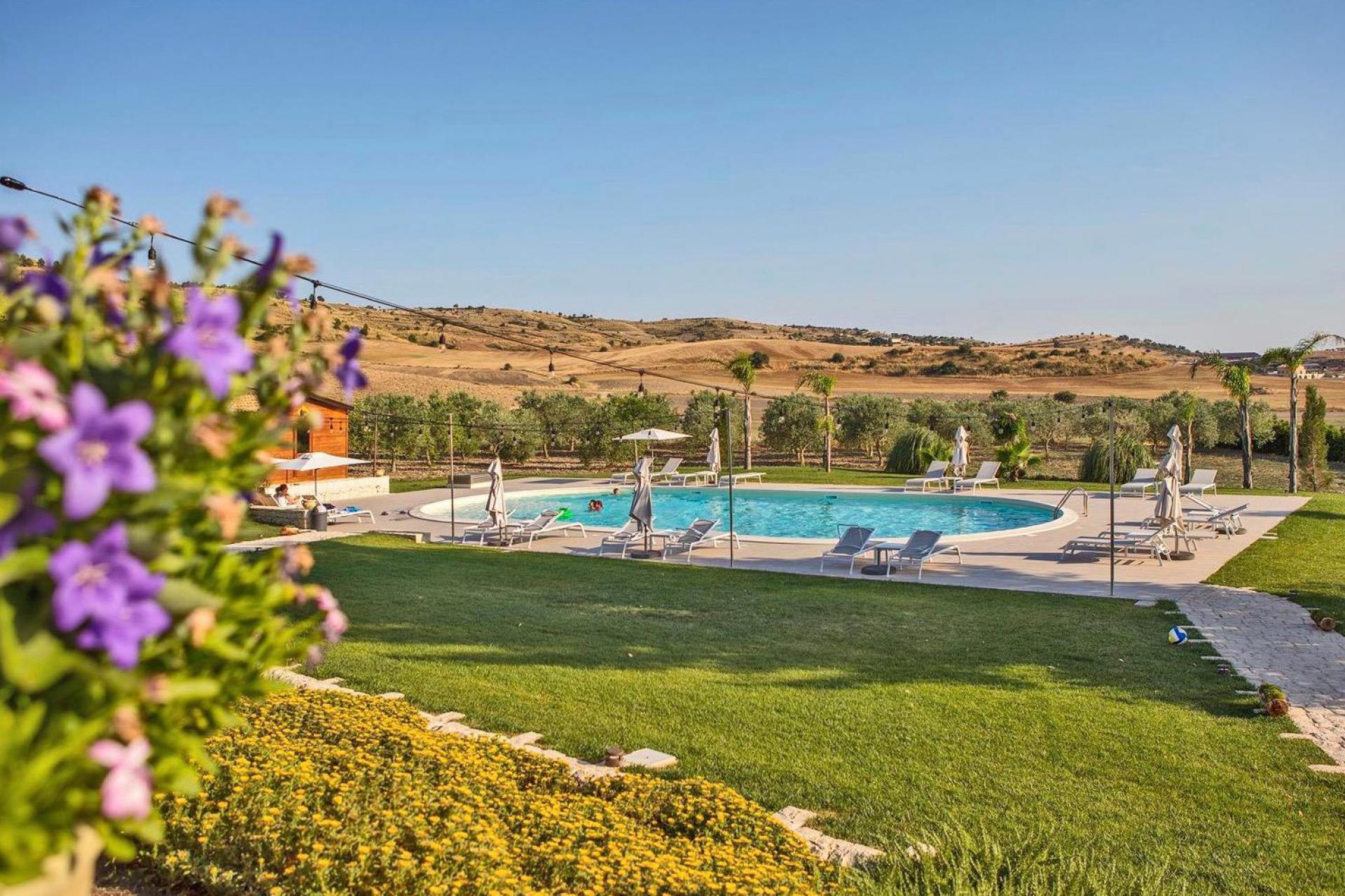Child friendly agriturismo Sicily with beautiful pool