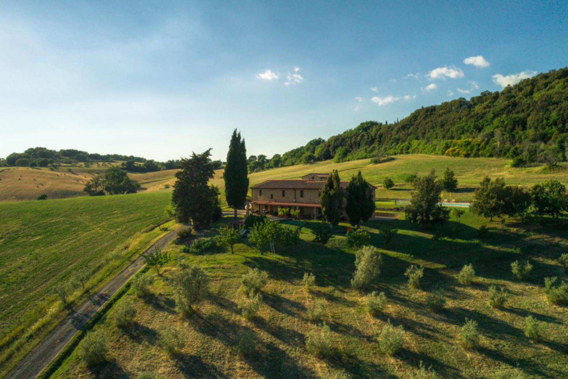 Centrally located agriturismo with heated pool