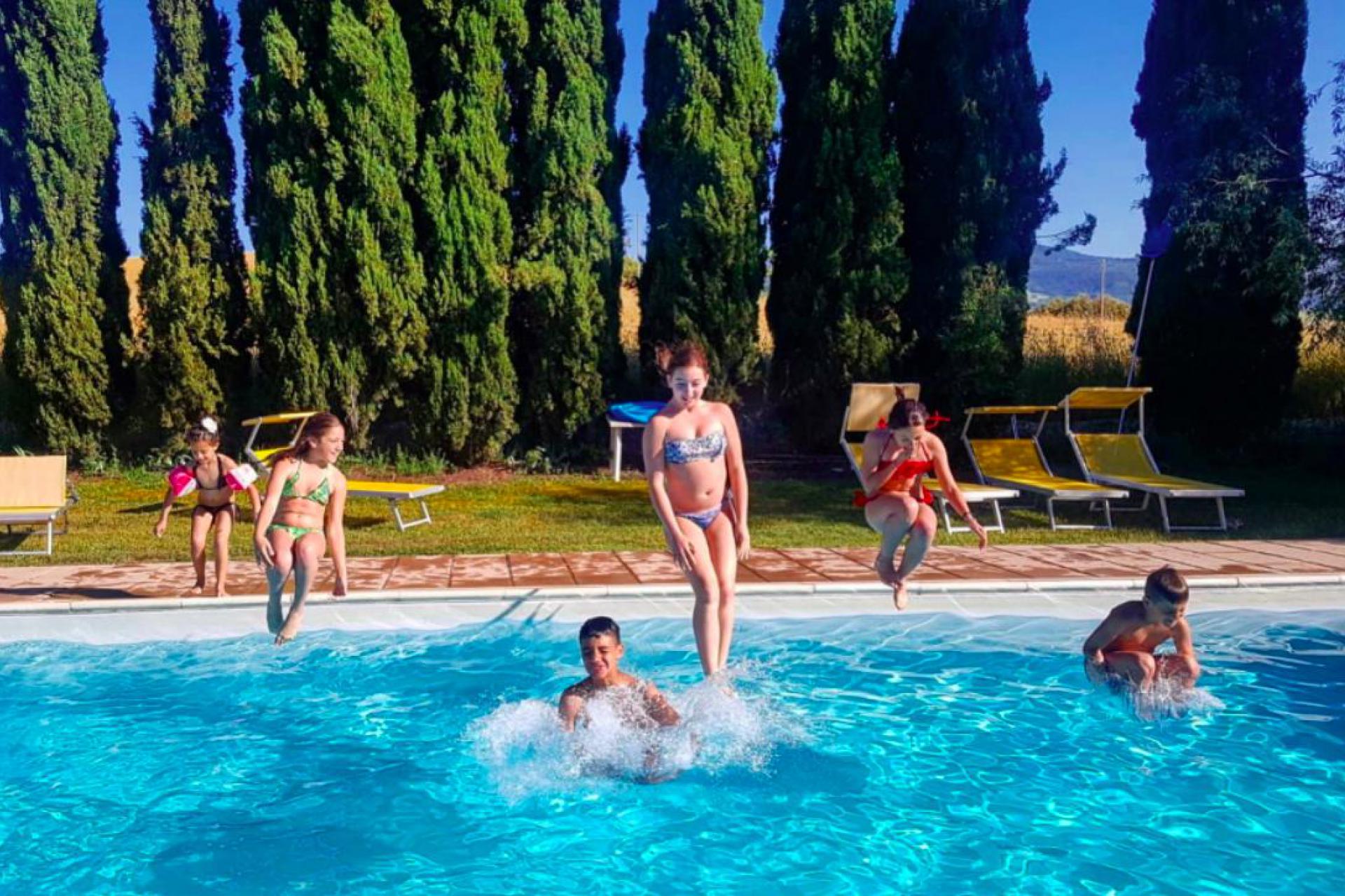 Quietly-situated spacious agriturismo for the whole family