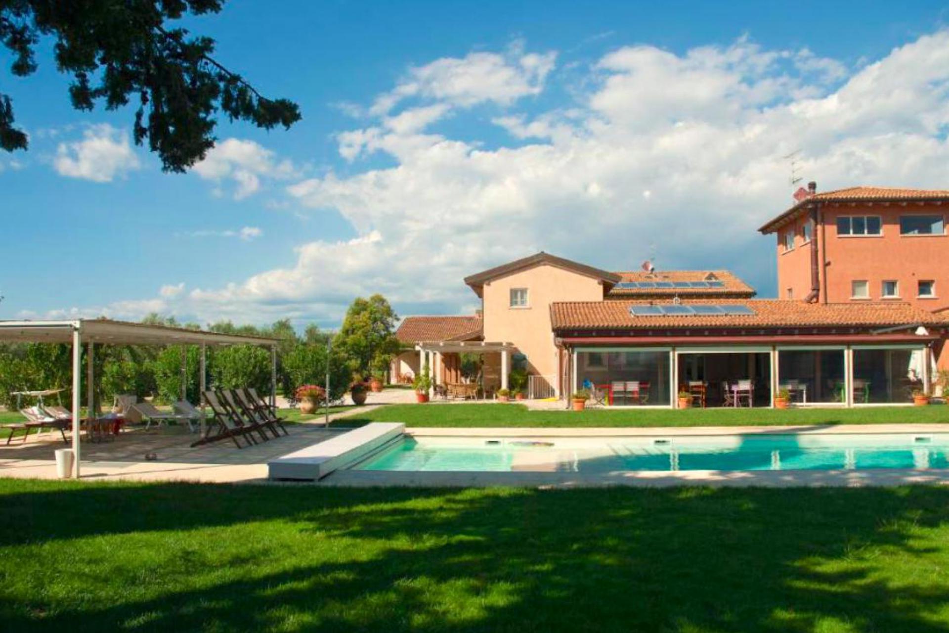 Luxury agriturismo with e-bikes near the Tuscan coast