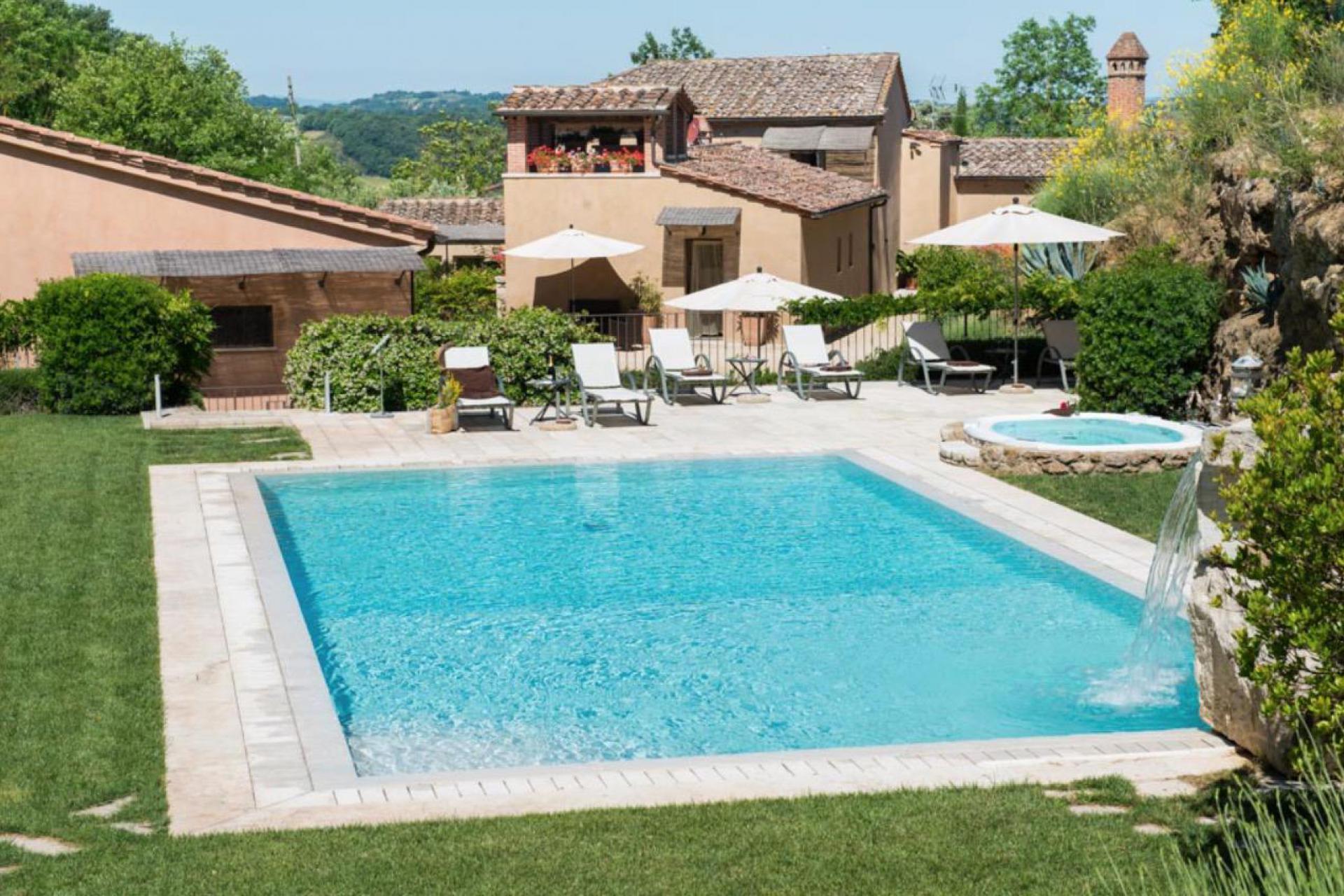 Luxury agriturismo between Siena and Arezzo in Tuscany