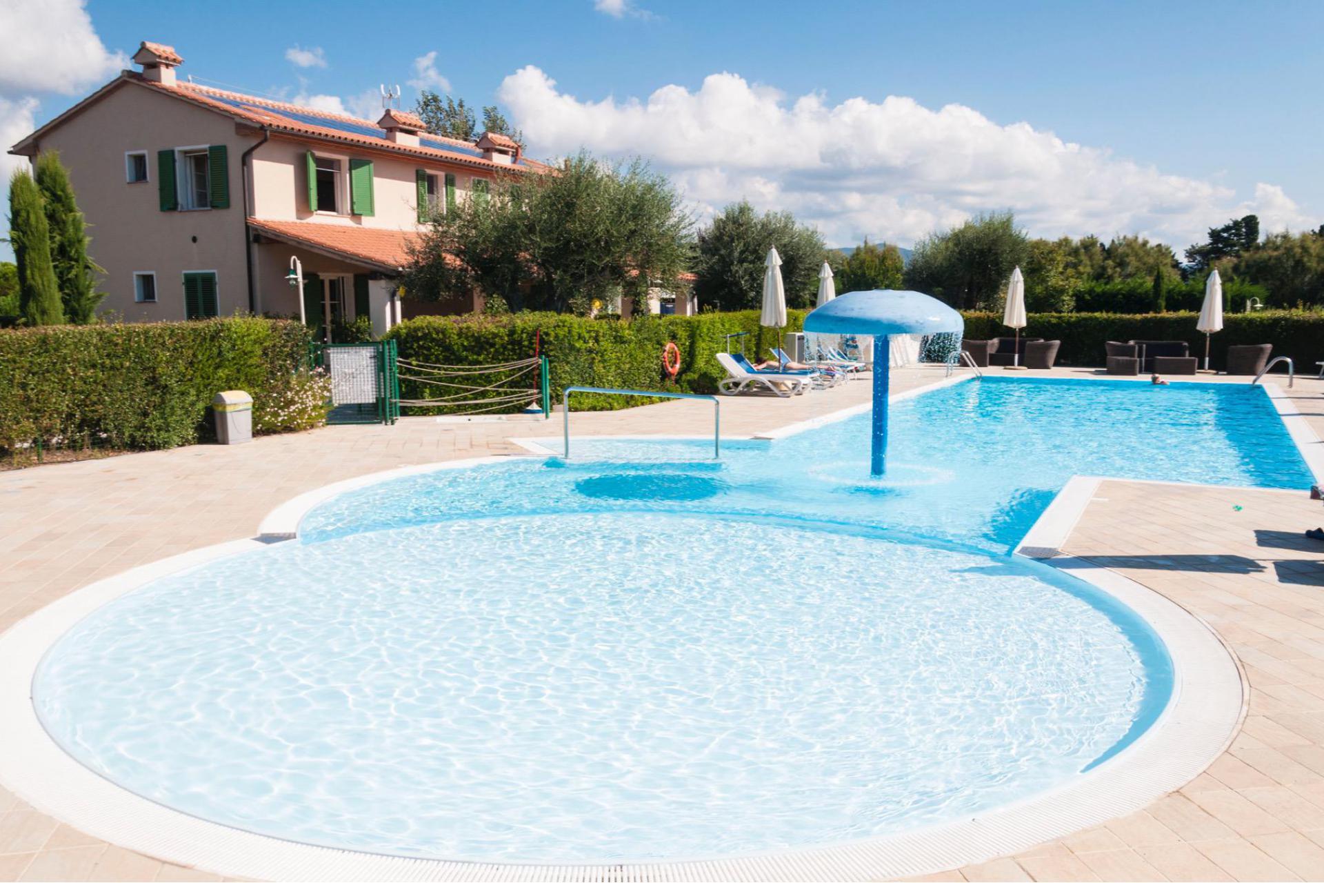 Cosy agriturismo 800 meters from the Tuscan coast