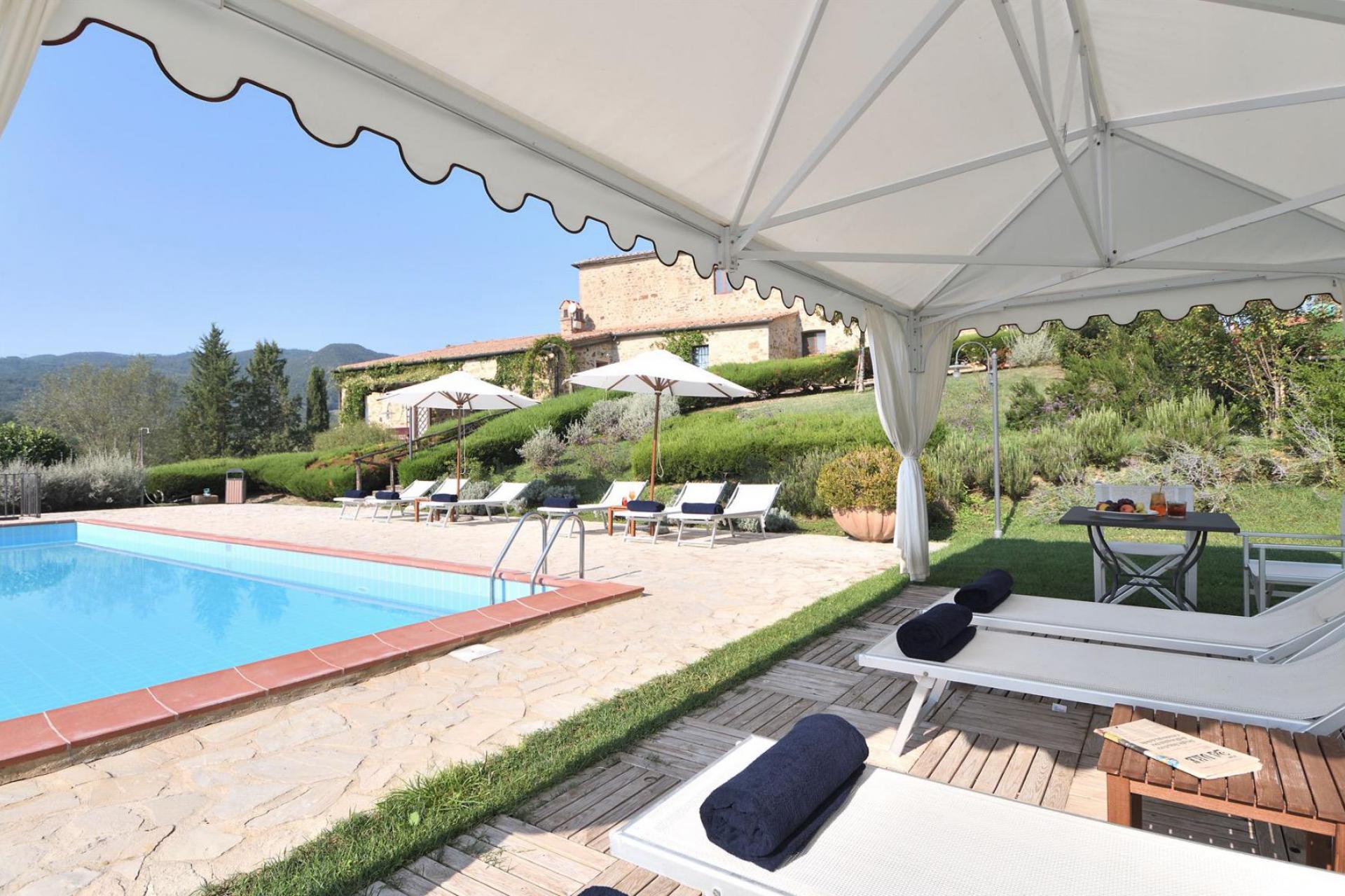 Panoramicly located agriturismo in central Tuscany
