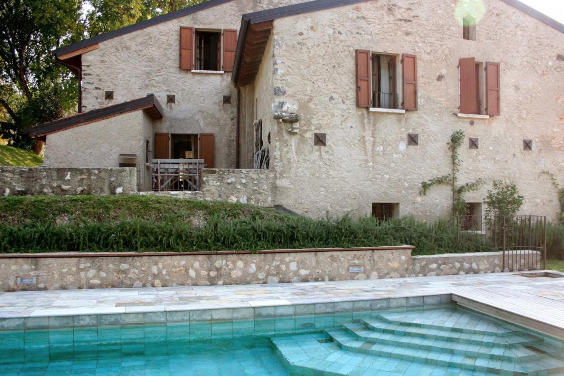 Agriturismo in country style on Lake Garda