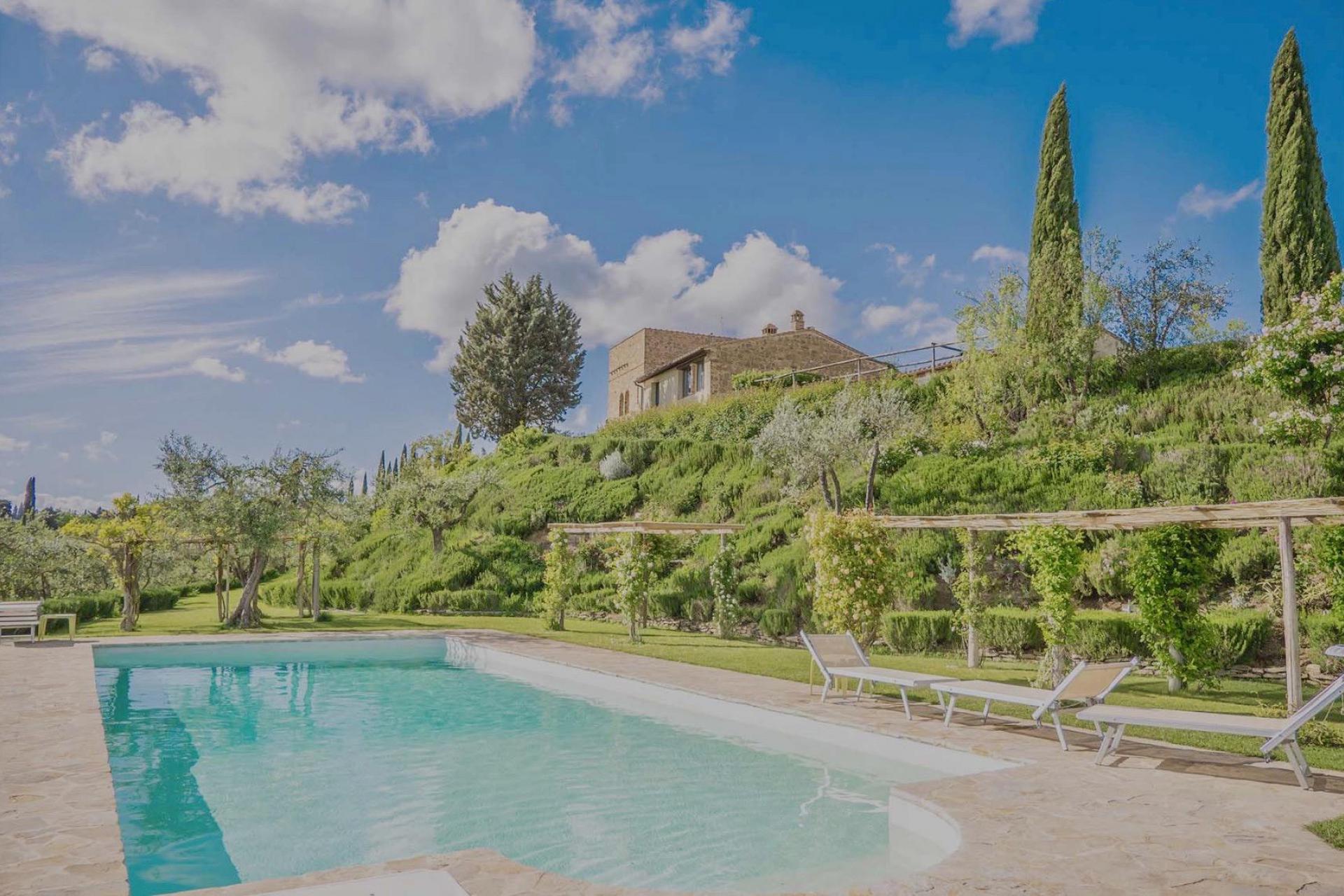 Tuscan country house with unique view