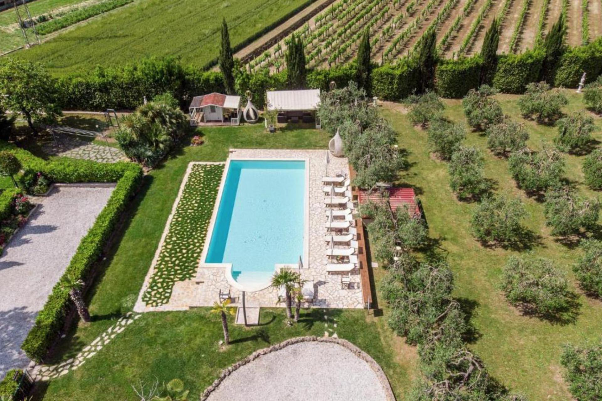 2. Beautiful agriturismo with charming apartments