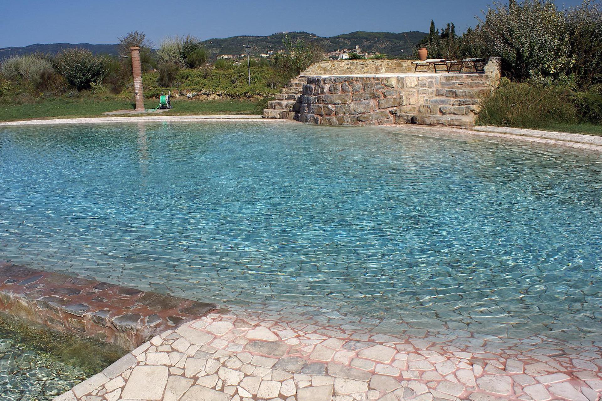 Agriturismo with restaurant near the Tuscan coast
