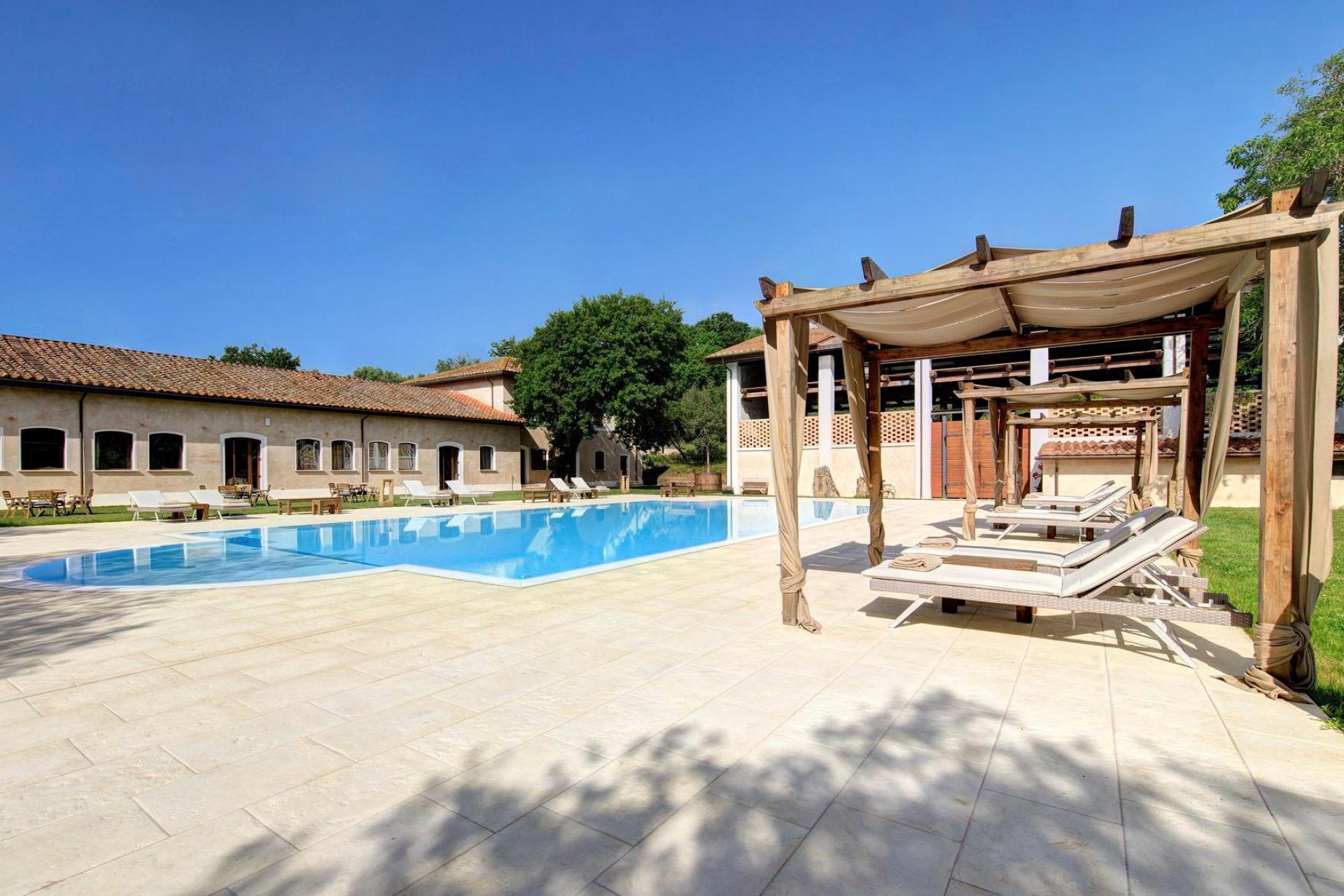 Luxury agriturismo near Rome with restaurant and swimming pool