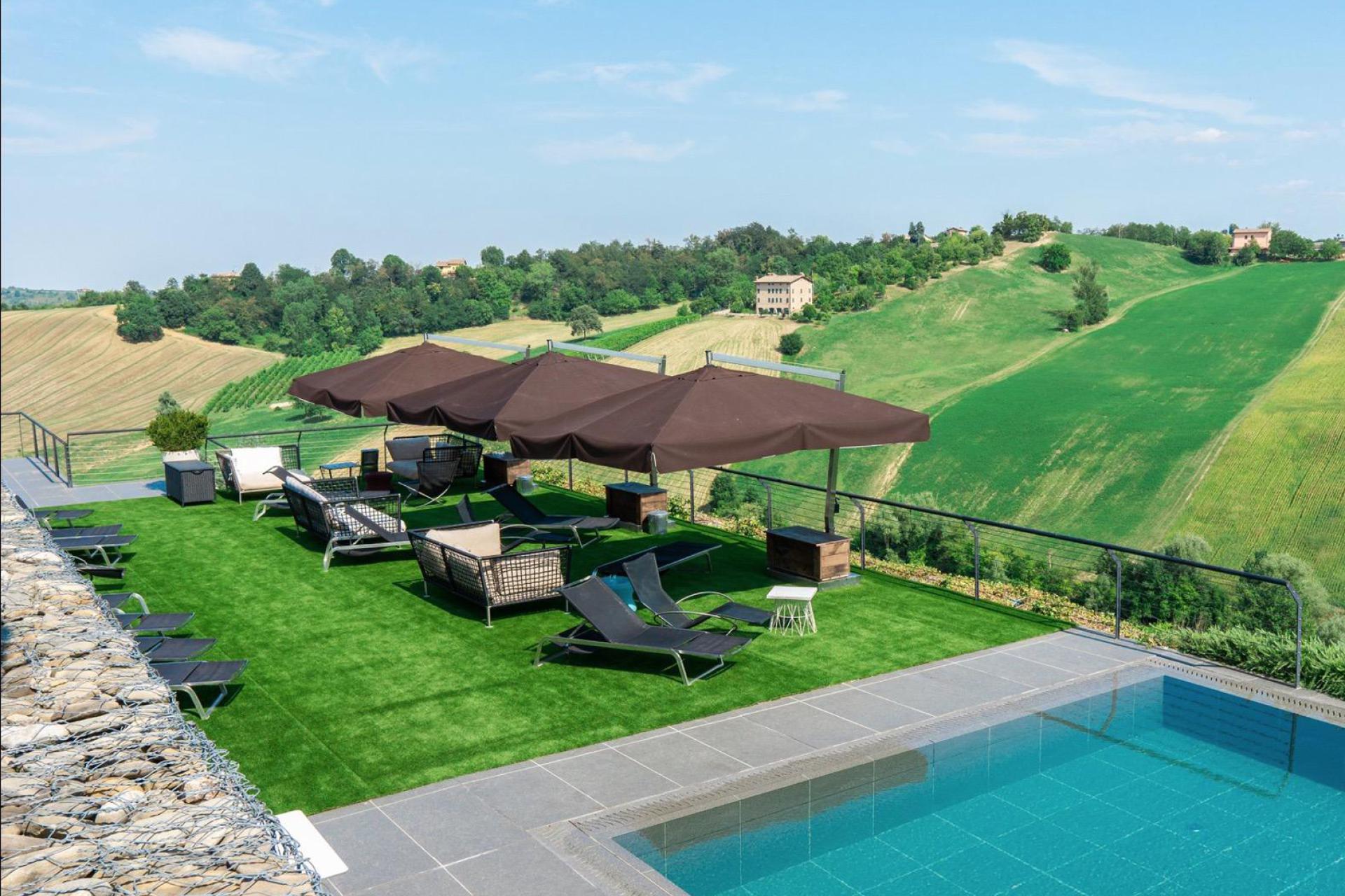 Agriturismo with pool, bar and restaurant