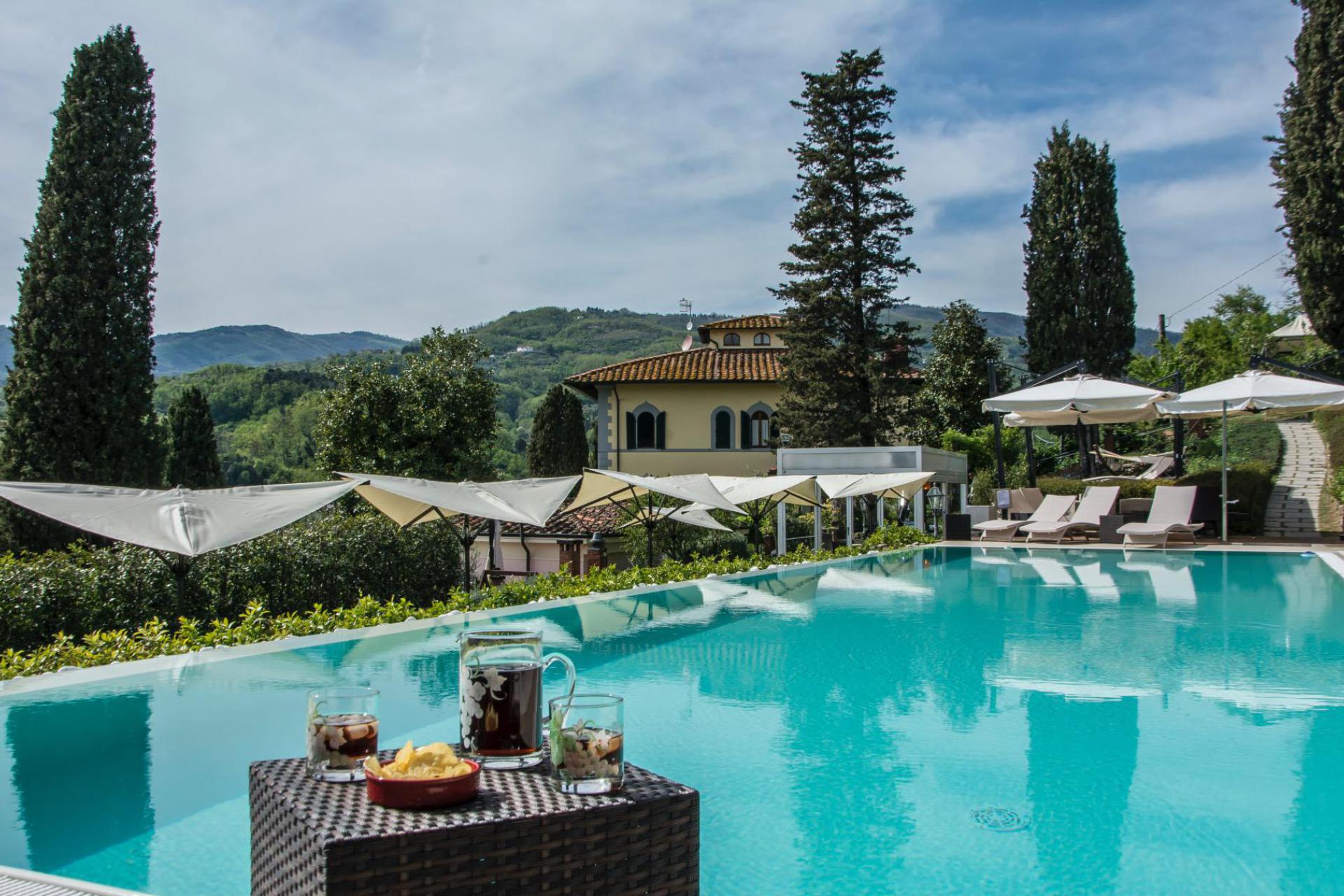 Elegant Tuscan villa between Lucca and Florence
