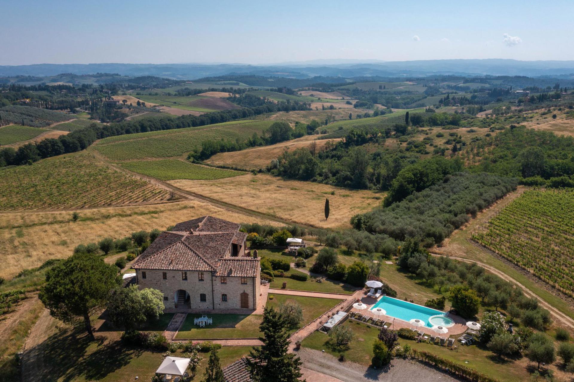 Elegant wine farm near San Gimignano