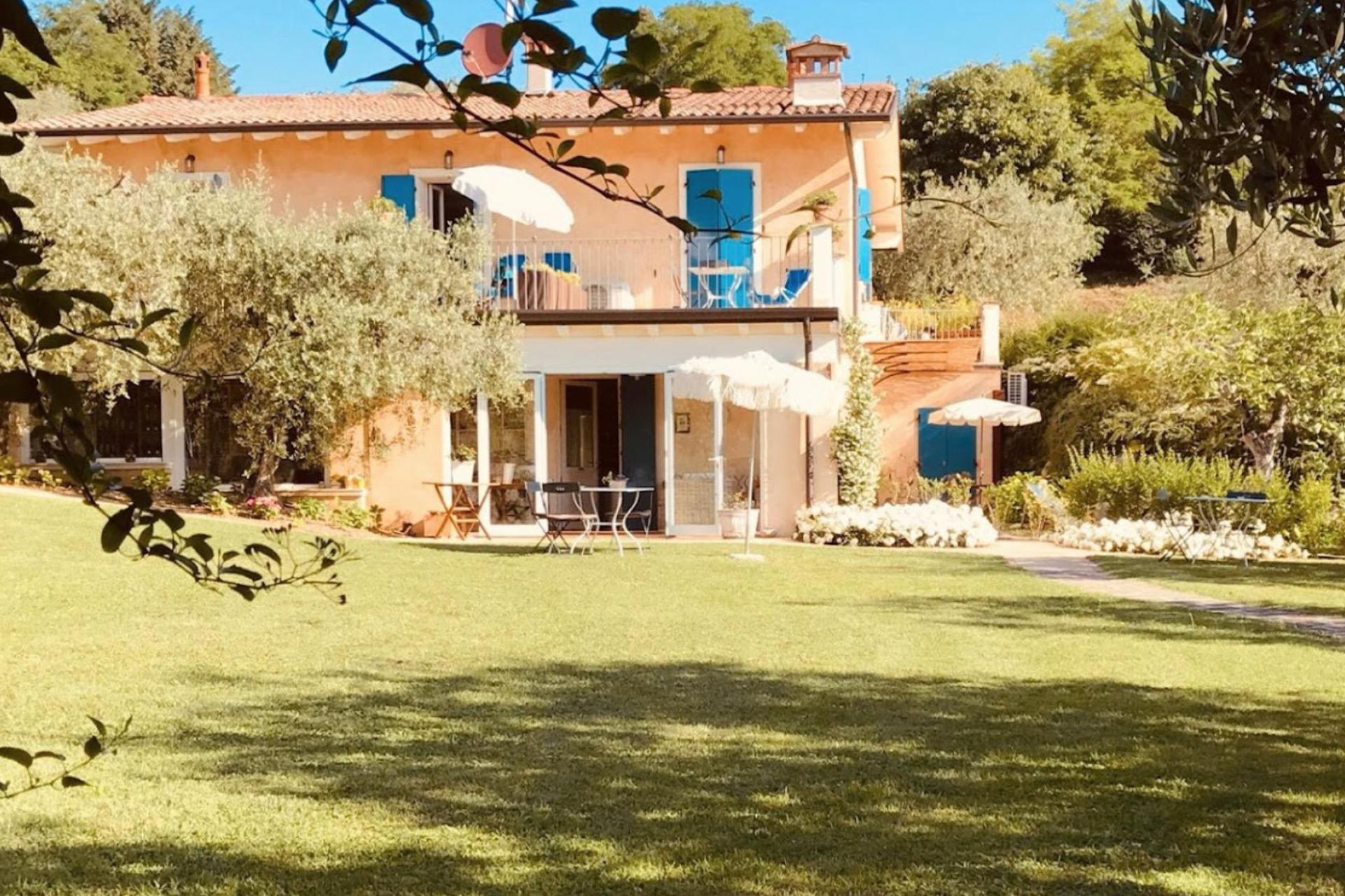 Small cozy agriturismo in an olive grove near Lake Garda