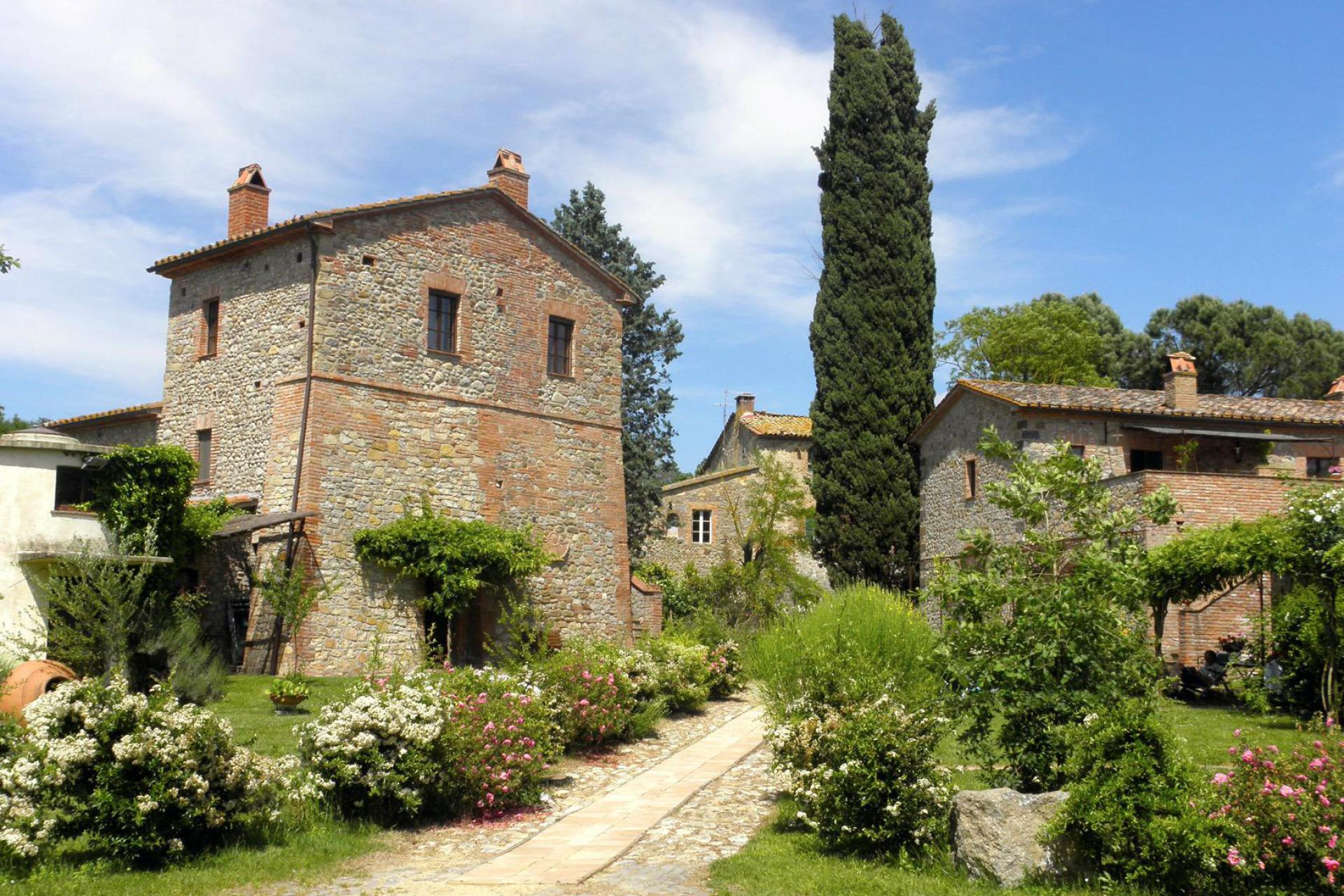 Cozy and child-friendly Agriturismo - Farmhouse in Umbria