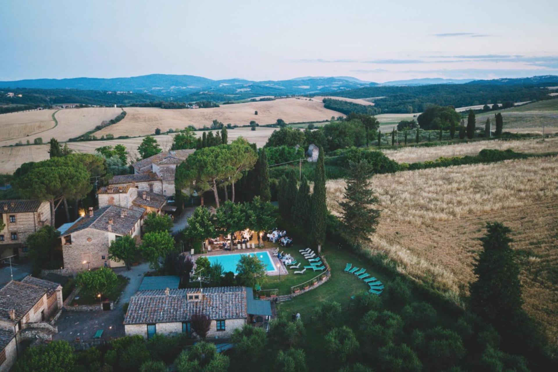 Characteristic agriturismo centrally located in Tuscany