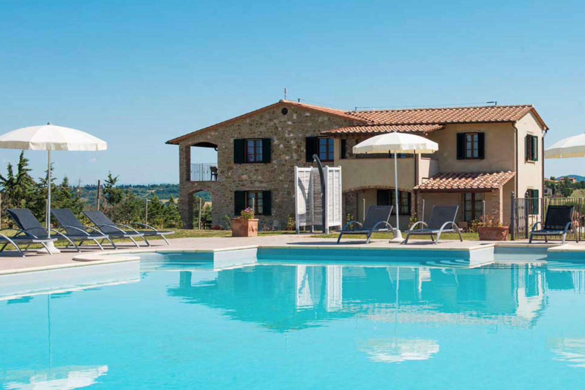 Family-friendly agriturismo Tuscany with lovely pool