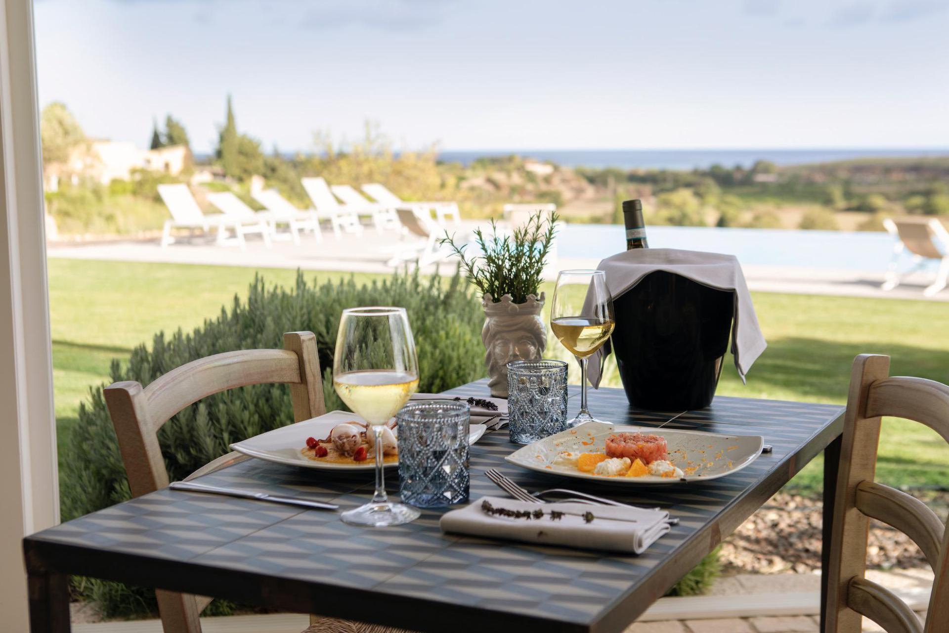 Organic agriturismo with sea view