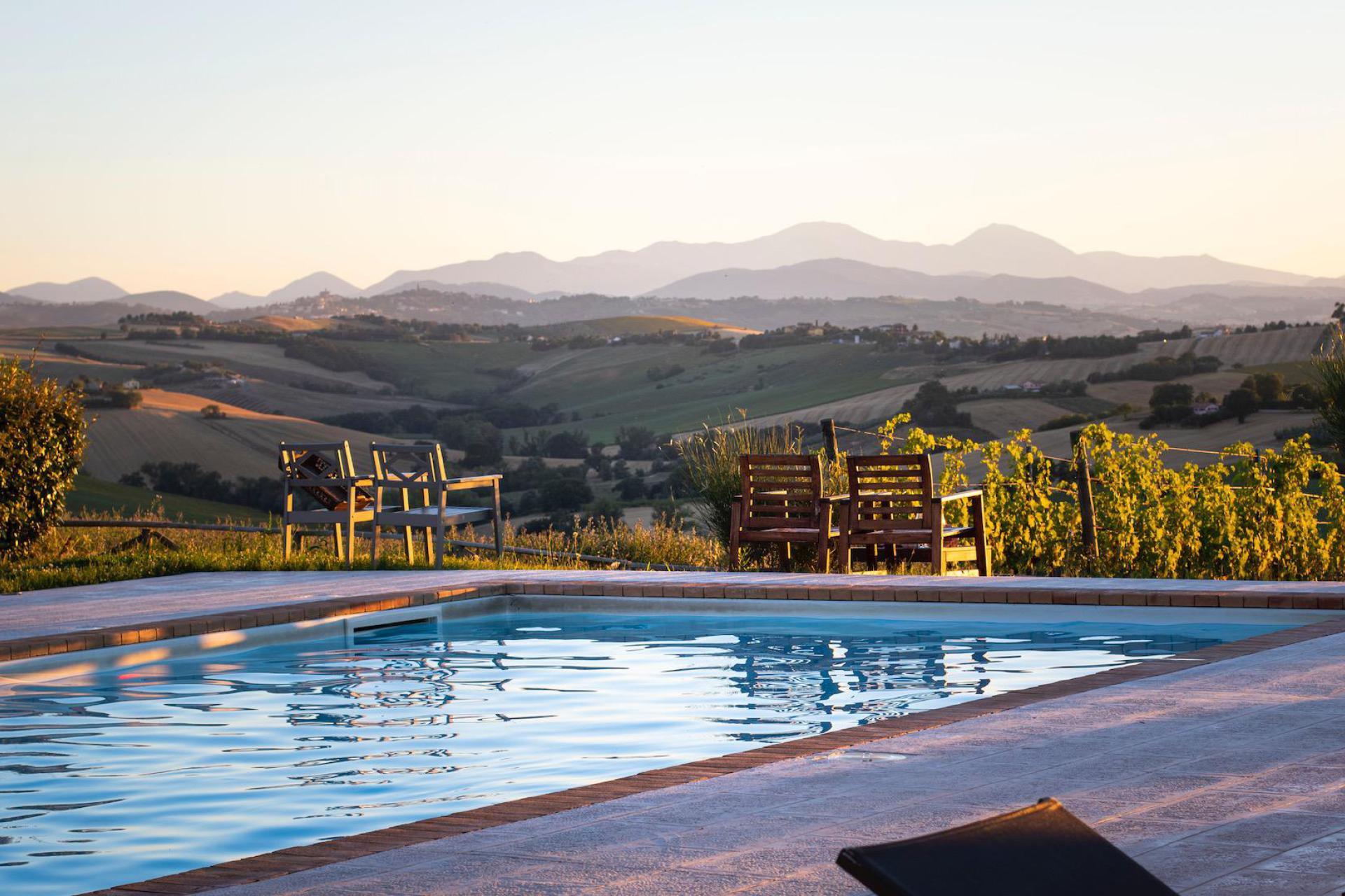 Agriturismo Marche, beautiful rooms and welcoming