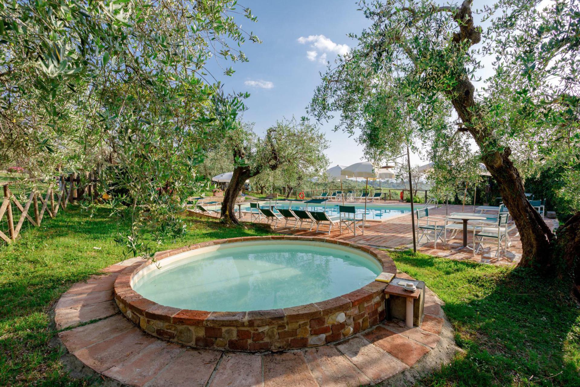 Hospitable, child-friendly agriturismo with restaurant