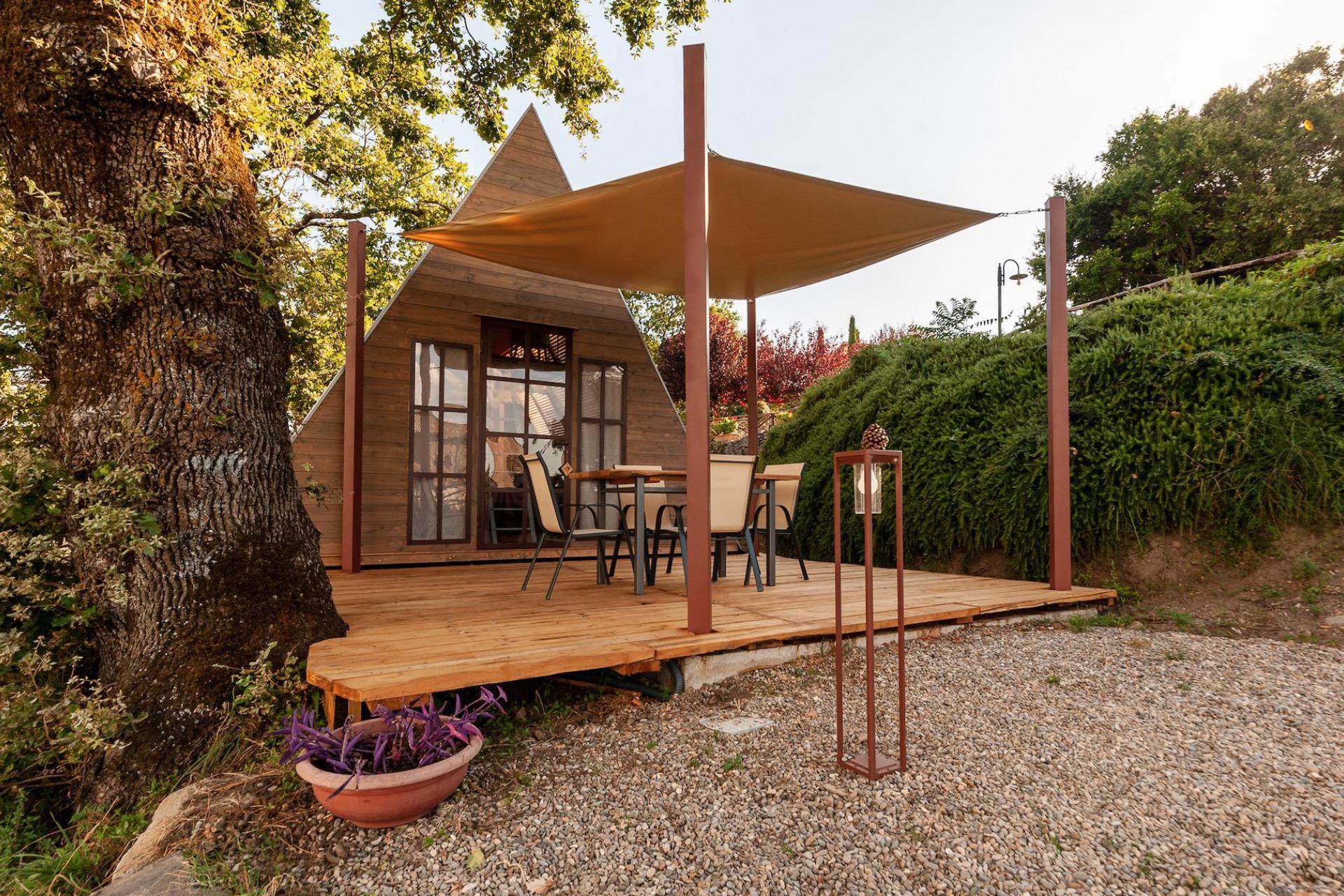 Agriturismo with glamping and apartments in central Italy