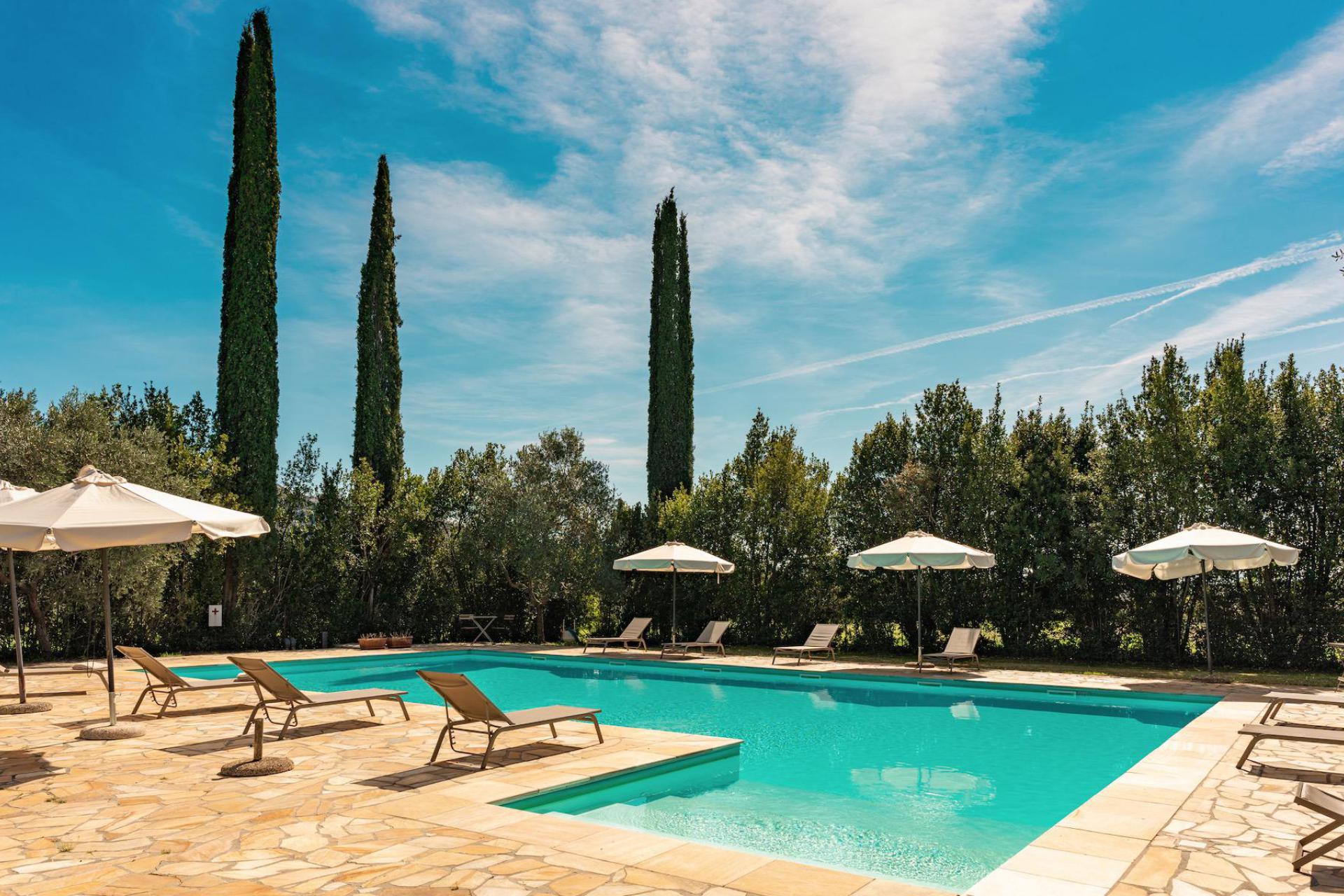Wonderful agriturismo with 5 pools