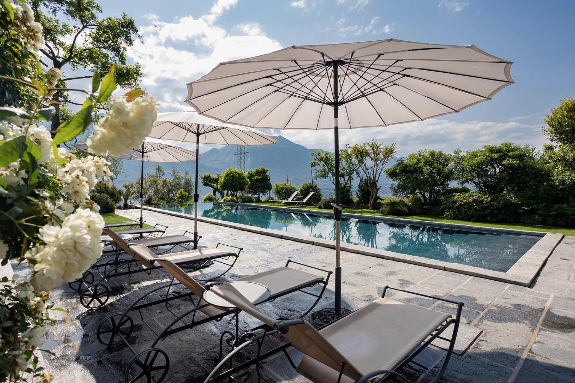 Small agriturismo overlooking Lake Como