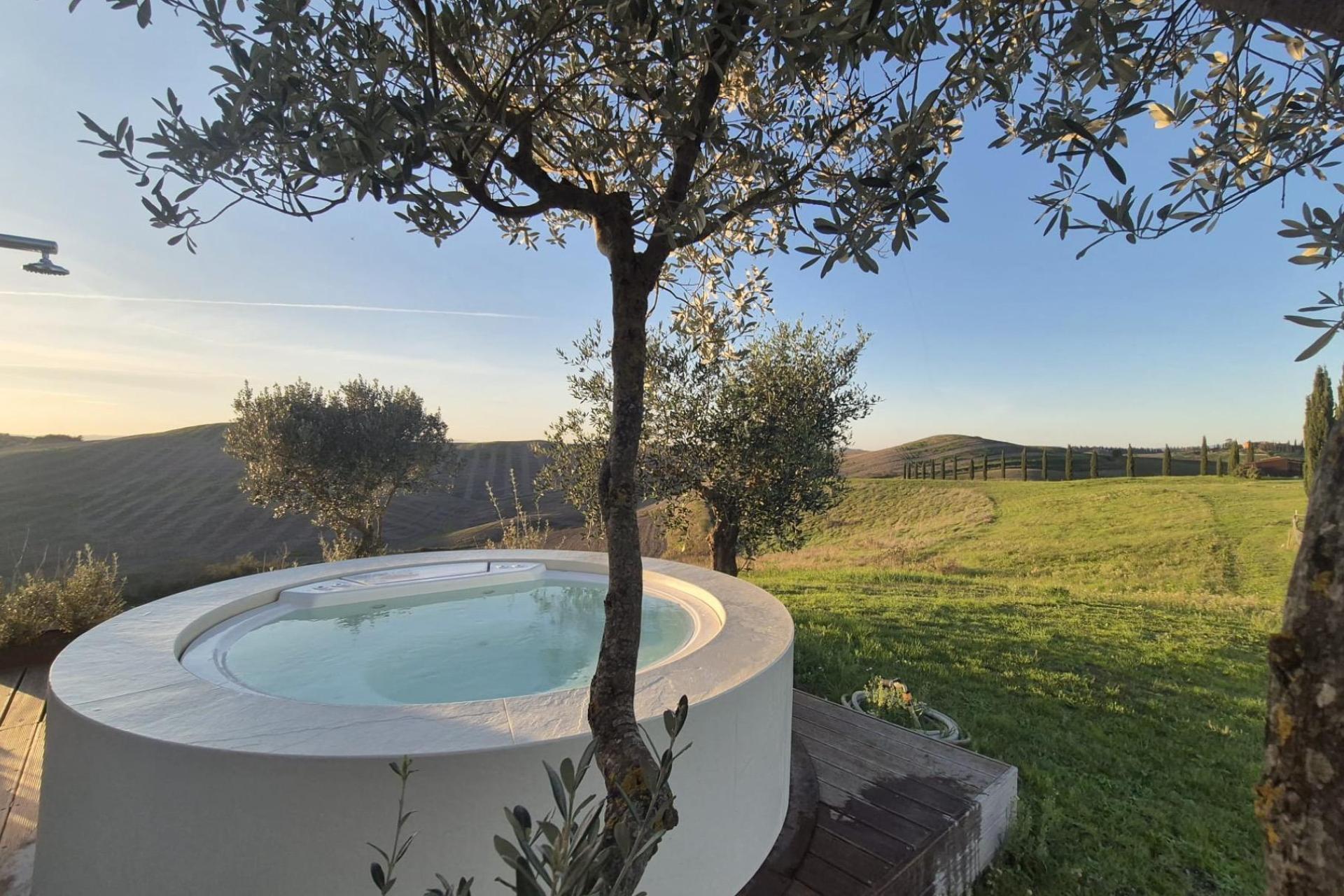 Agriturismo with great views of the Tuscan hills and Siena