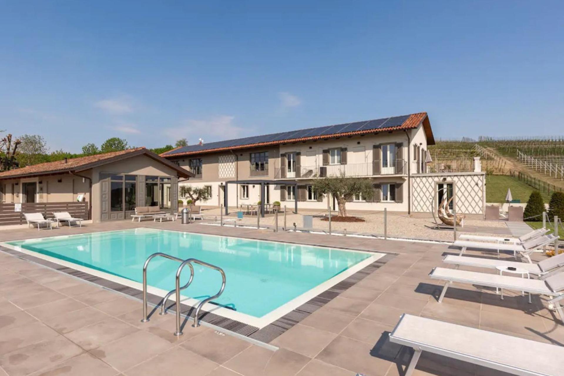 May holiday among the vineyards of Piedmont