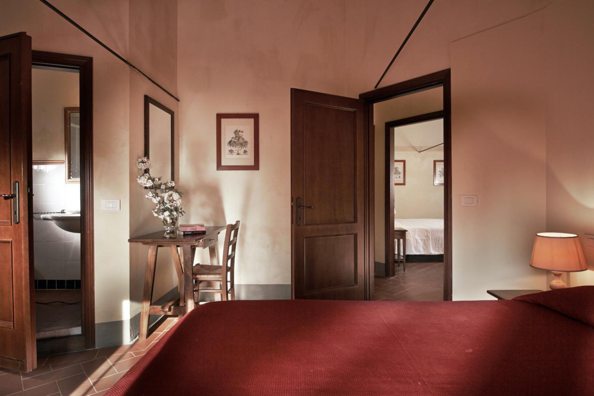 Charming country house with pool and views of lake Garda