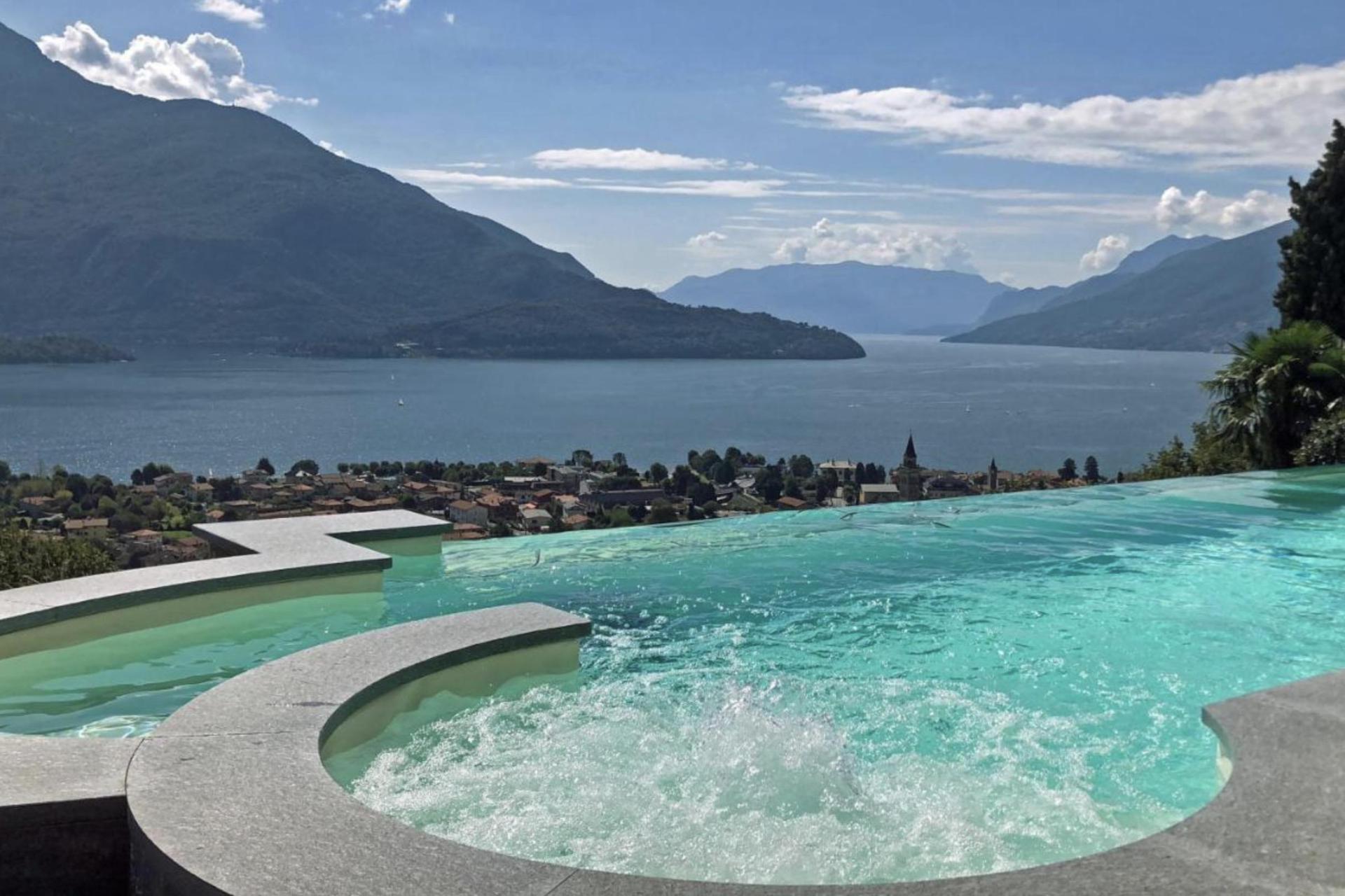 1. Small residence overlooking the lake and the mountains