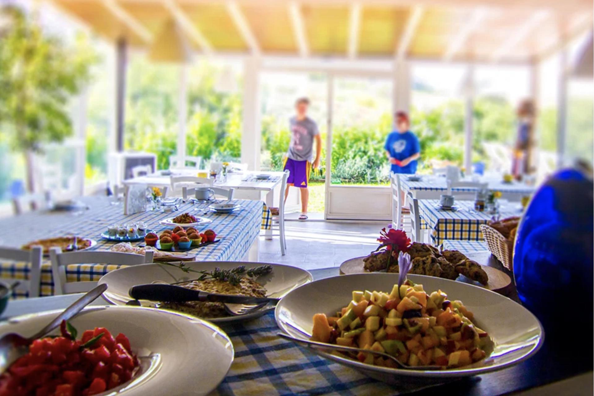 Modern suites in a B&B farm near Pisa