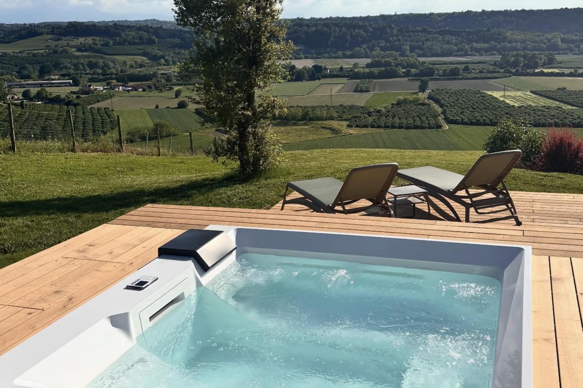 Charming agriturismo in the Langhe with pool and wellness
