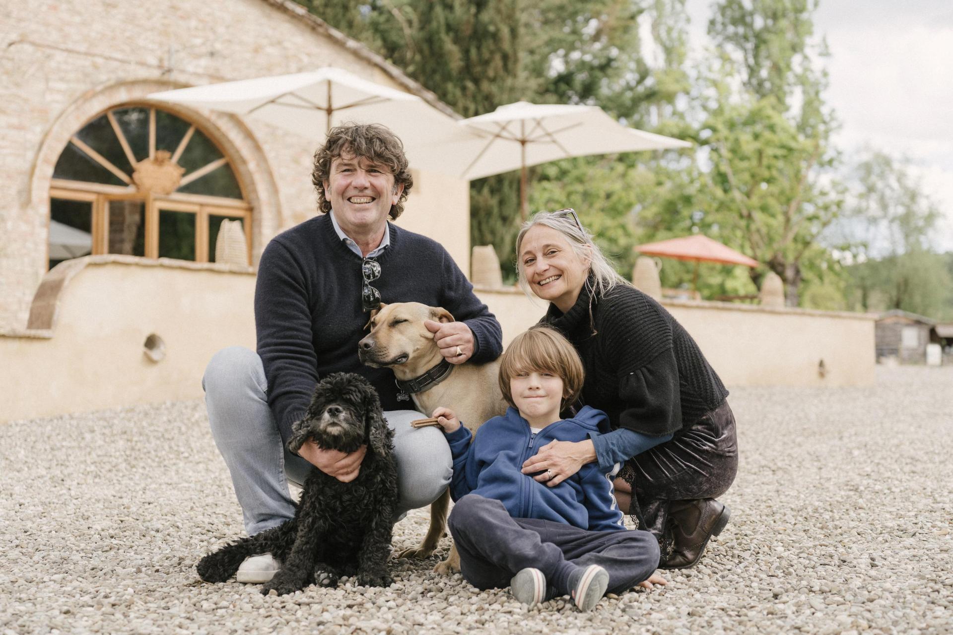 A small borgo with restaurant in the heart of Tuscany