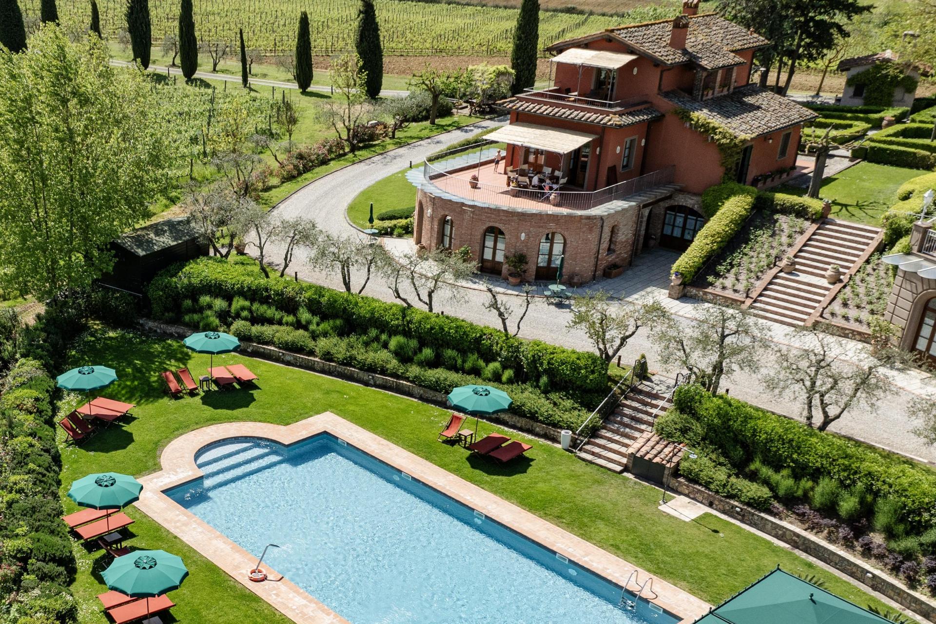 Luxury wine farm near Pisa and the coast