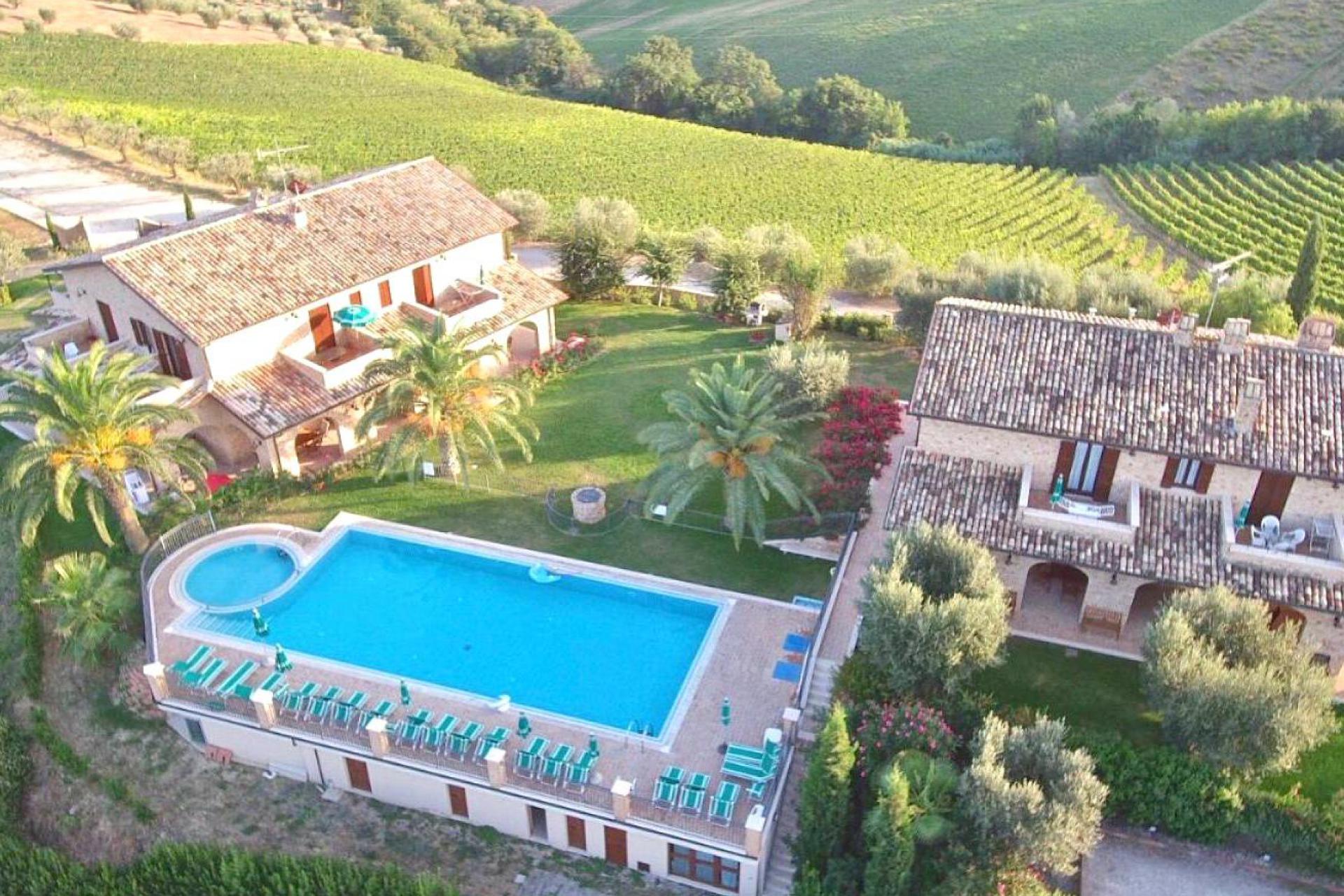 Nice family agriturismo in the hills of Le Marche