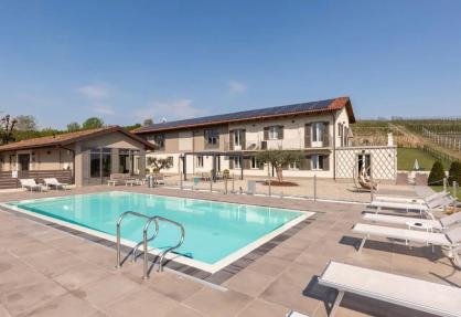 Apartments with swimming pool in Piedmont