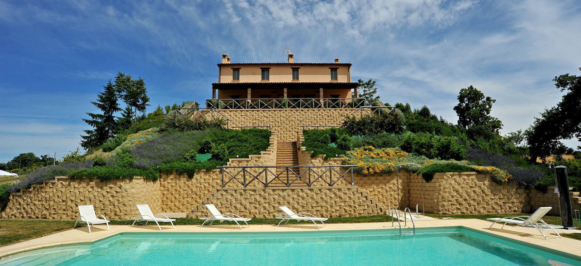 Agriturismo Marche Agriturismo Marche 20 minutes from the beach