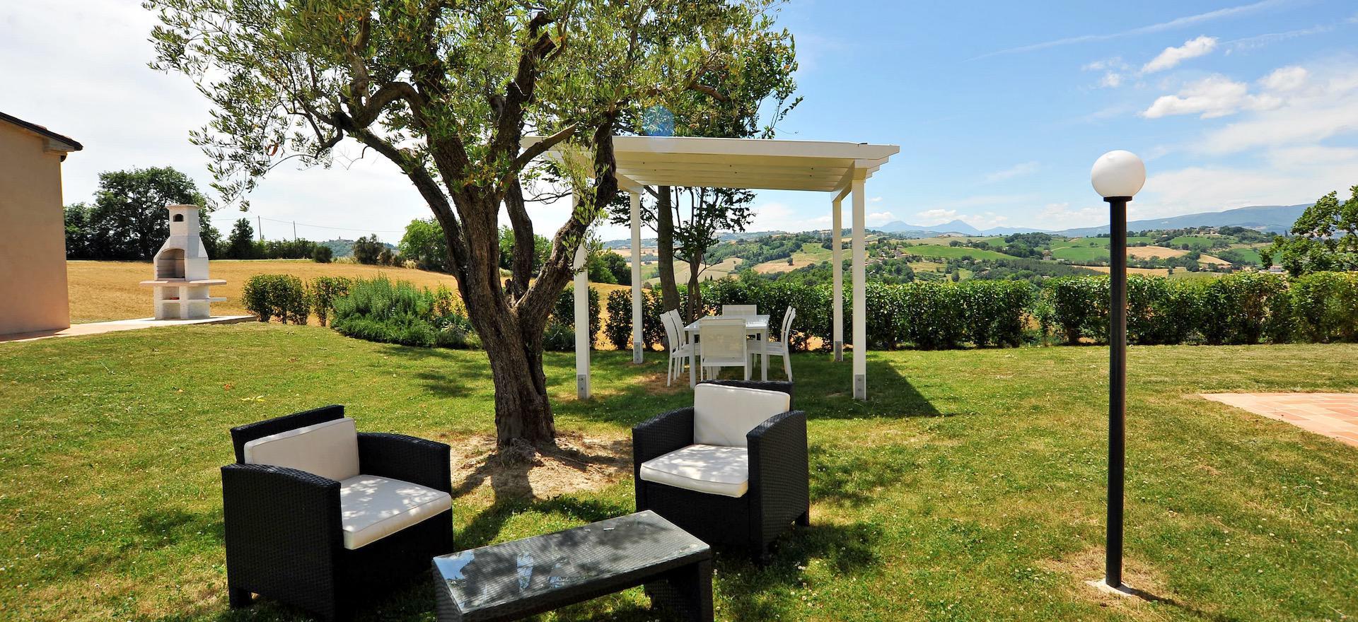 Agriturismo Marche Agriturismo Marche 20 minutes from the beach