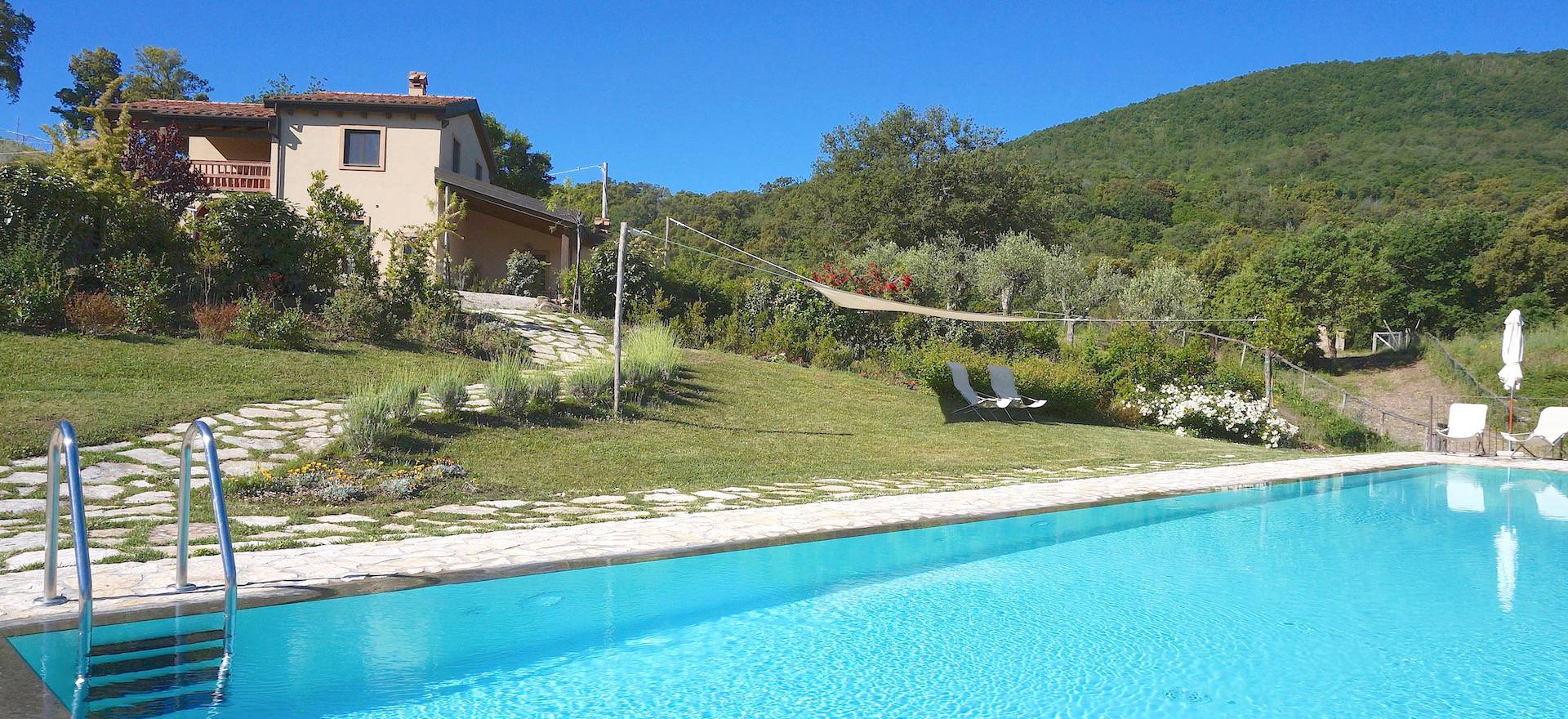 Agriturismo Tuscany Agriturismo with luxury houses on a hill in Tuscany