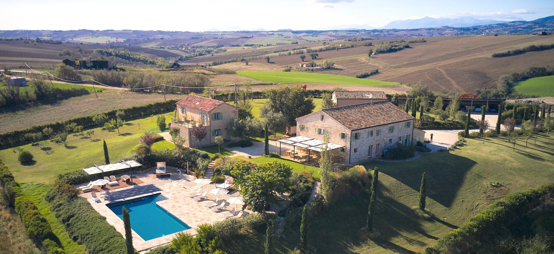 Agriturismo Marche Attractively situated country house with bistro