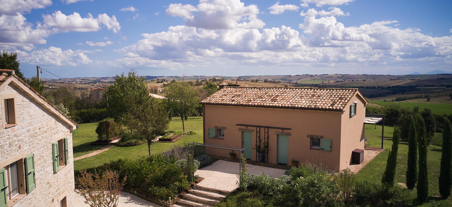 Agriturismo Marche Attractively situated country house with bistro
