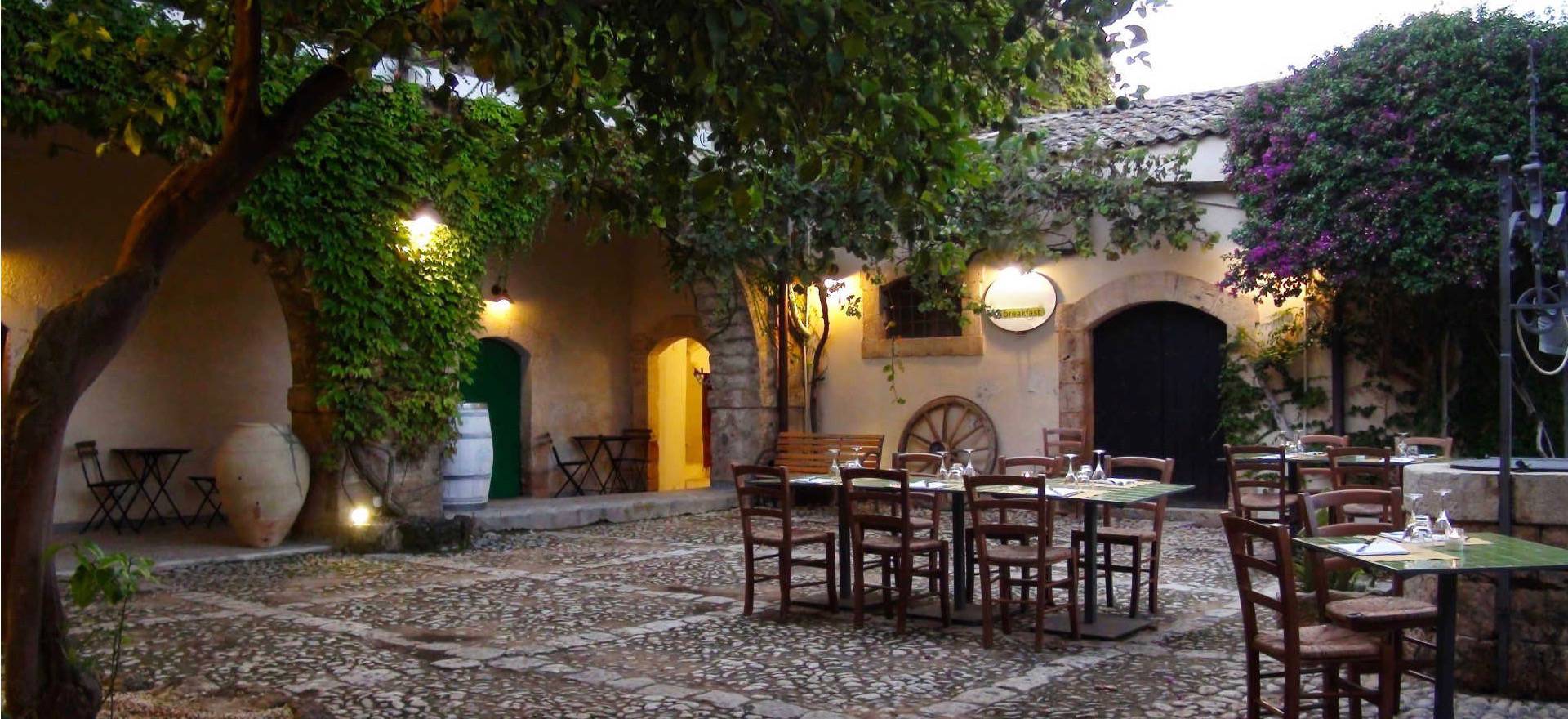 Agriturismo Sicily Authentic agriturismo near the sea with a romantic courtyard