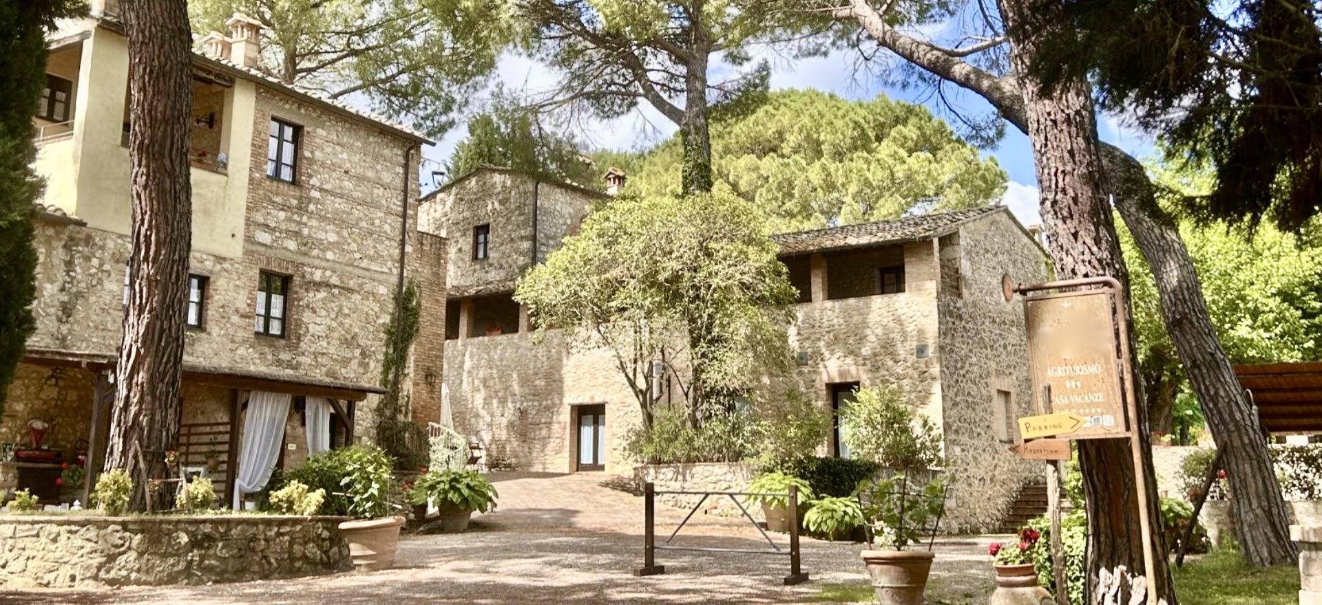Agriturismo Tuscany Characteristic agriturismo centrally located in Tuscany