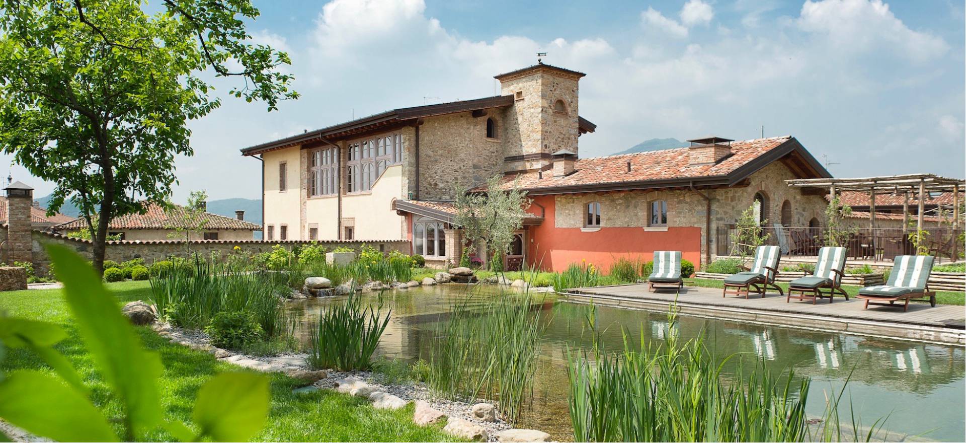 Agriturismo Lake Como and Lake Garda Country hotel Lake Garda, a luxurious oasis of peace