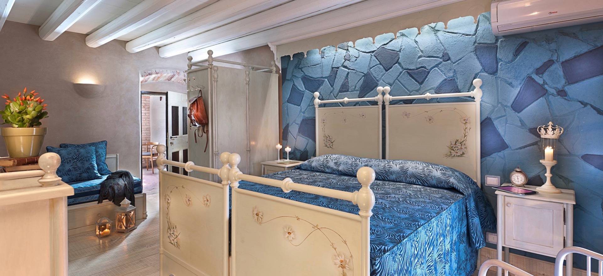 Agriturismo Lake Como and Lake Garda Country hotel Lake Garda, a luxurious oasis of peace