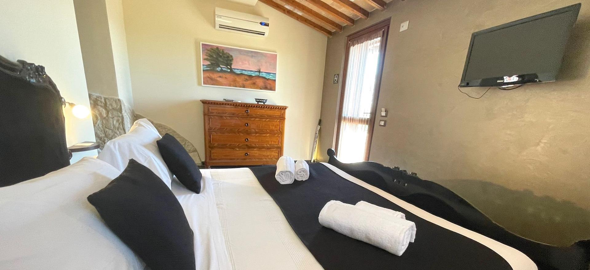 Agriturismo Umbria Cozy agriturismo with a restaurant and homemade dishes