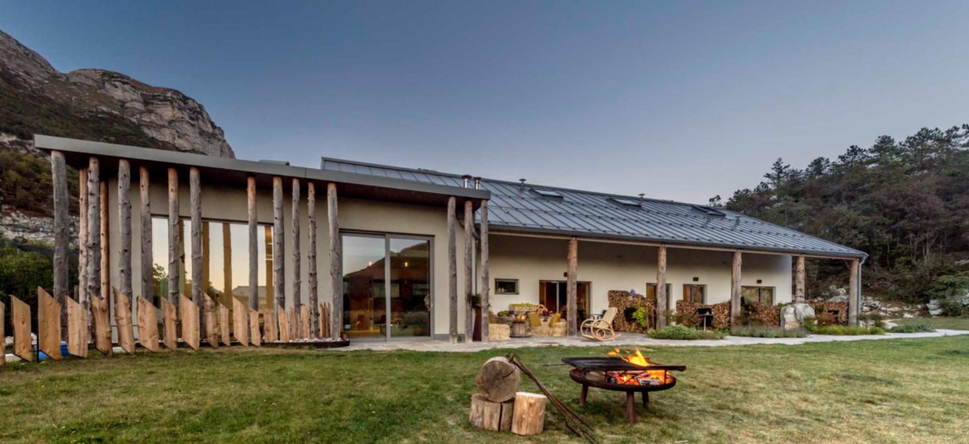 Agriturismo Dolomites Organic apple-agriturismo in the lake valley of Trentino