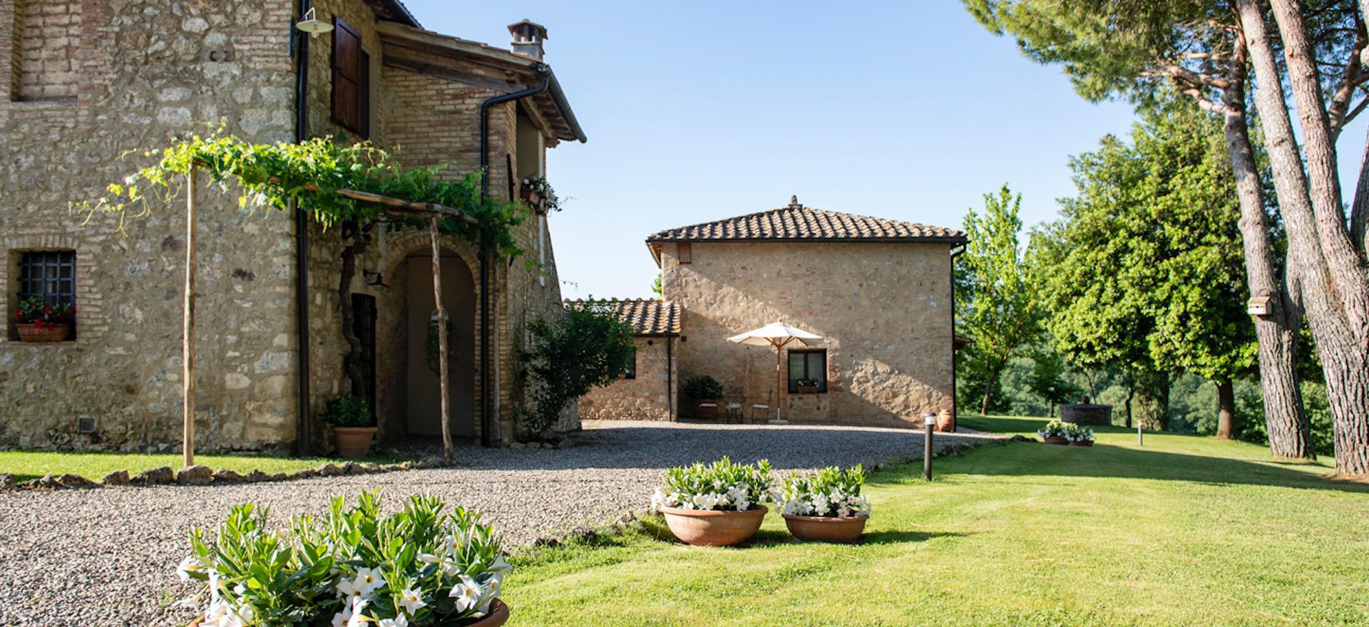 Agriturismo Tuscany Quietly situated agriturismo in Tuscany with nice views