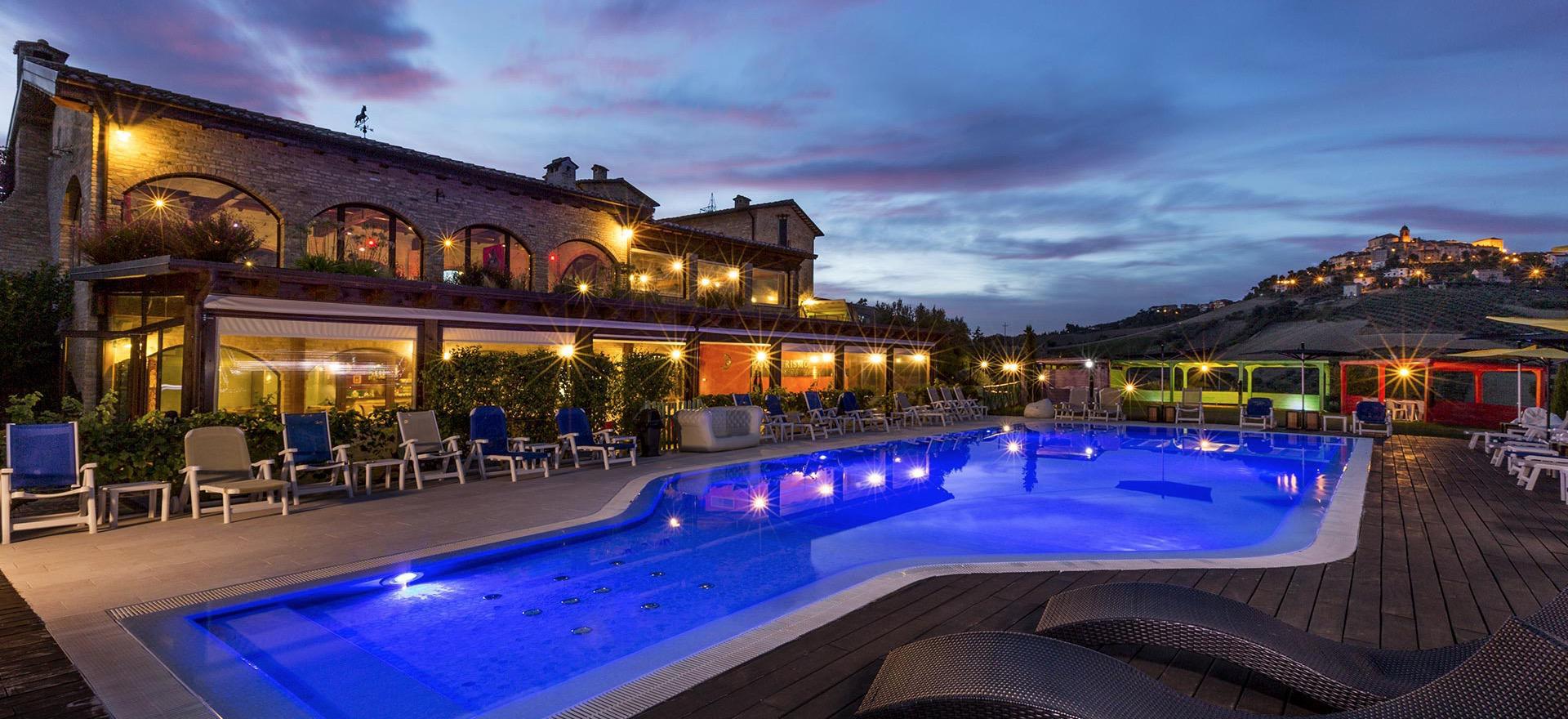 Agriturismo Marche Romantic agriturismo in le Marche with restaurant